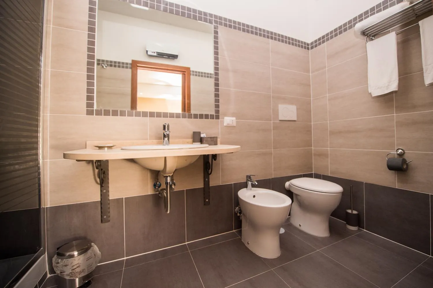 Property building in Maison 3g