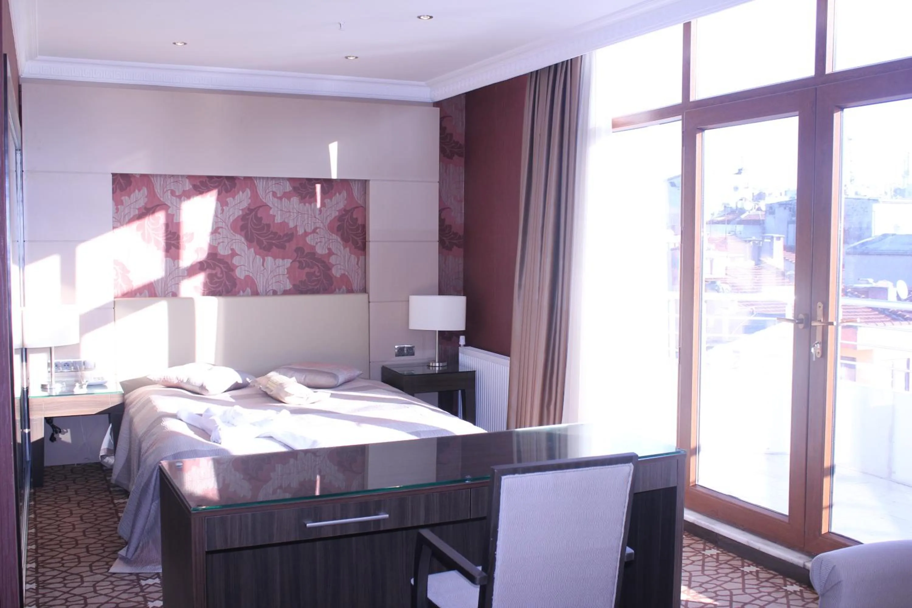 Shower, Bed in Prens Hotel