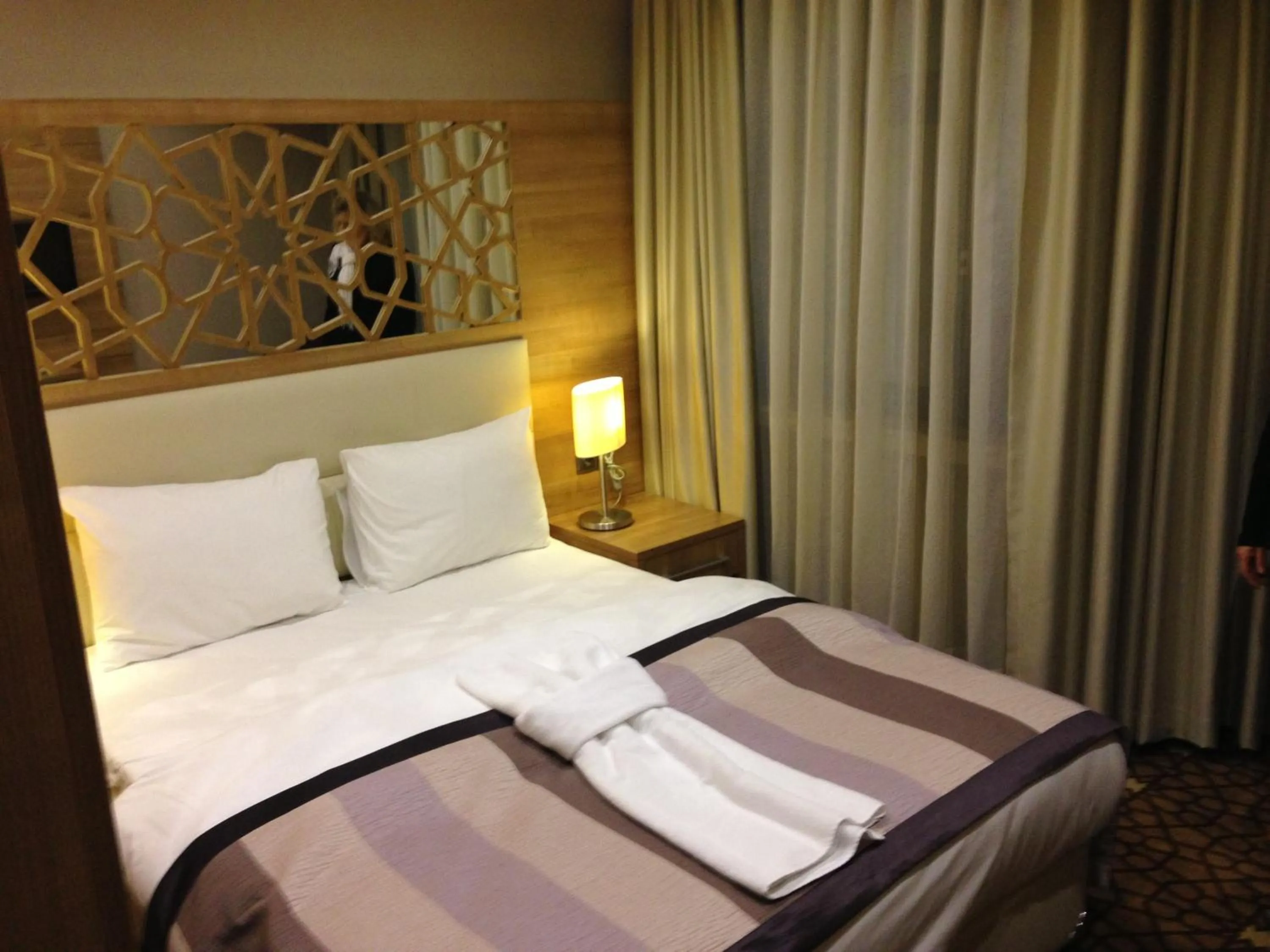 Shower, Bed in Prens Hotel