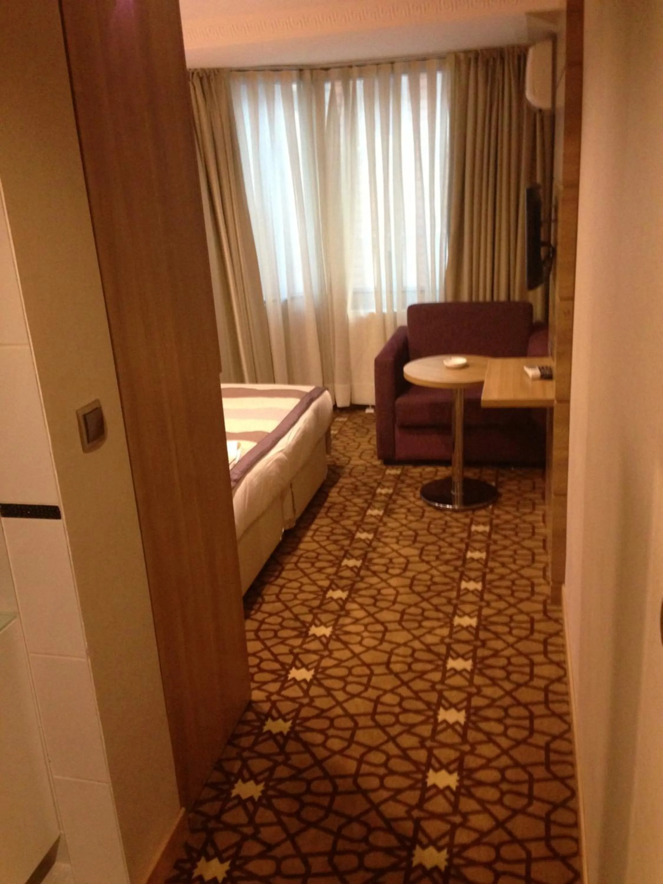 Shower, Bed in Prens Hotel