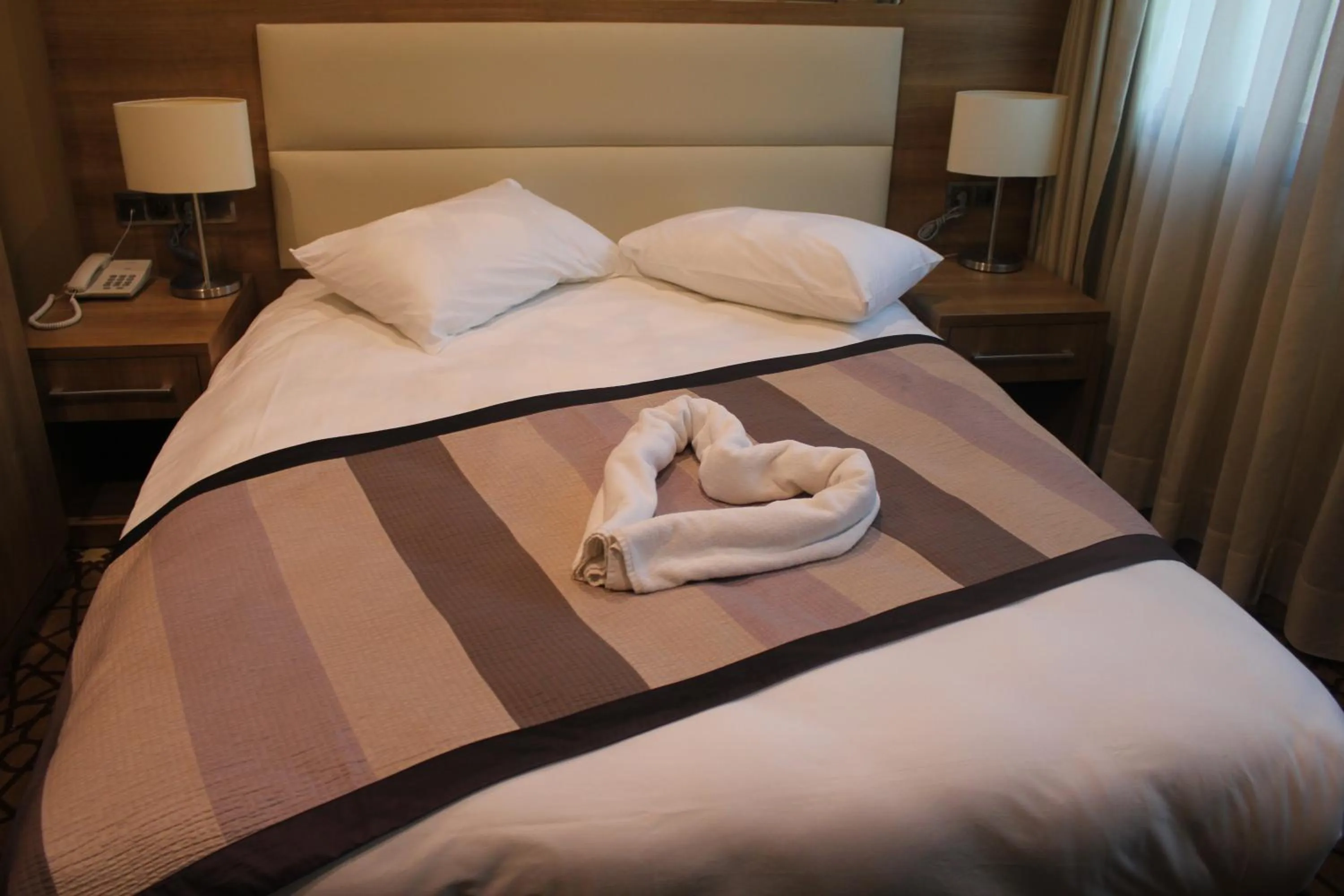 Shower, Bed in Prens Hotel