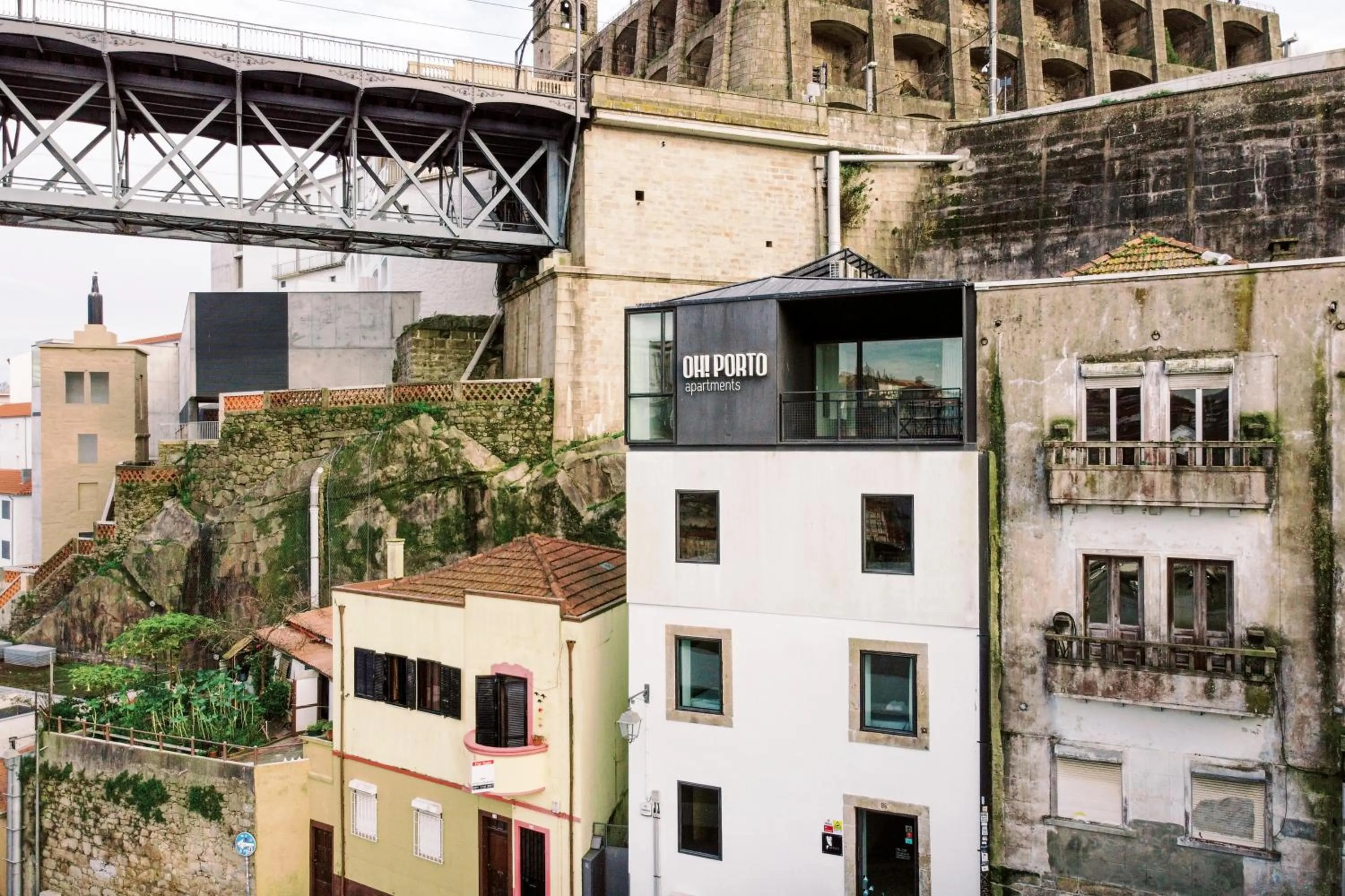 Property building in Oh! Porto Apartments