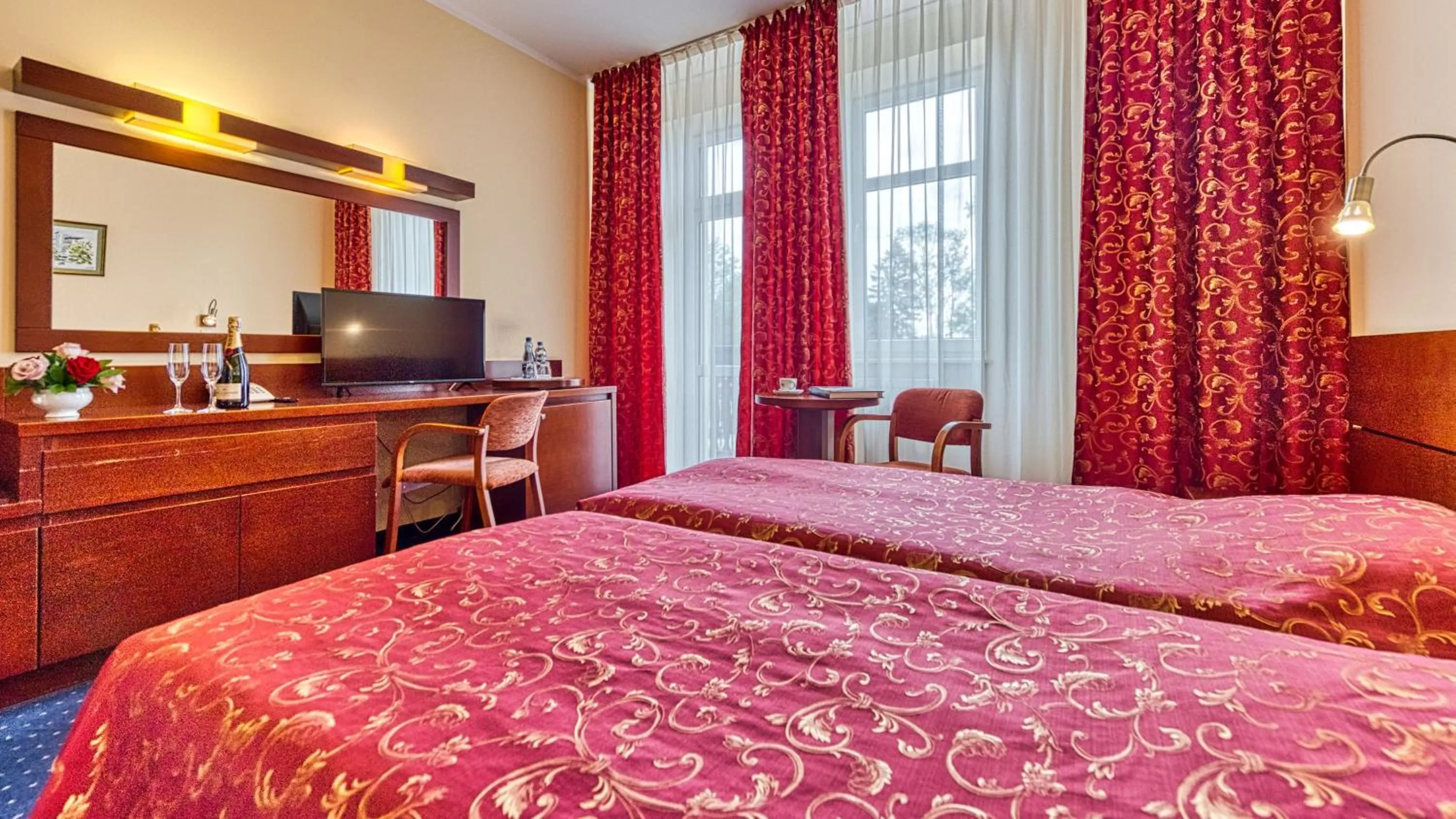 Bed in St Lukas Medical & SPA