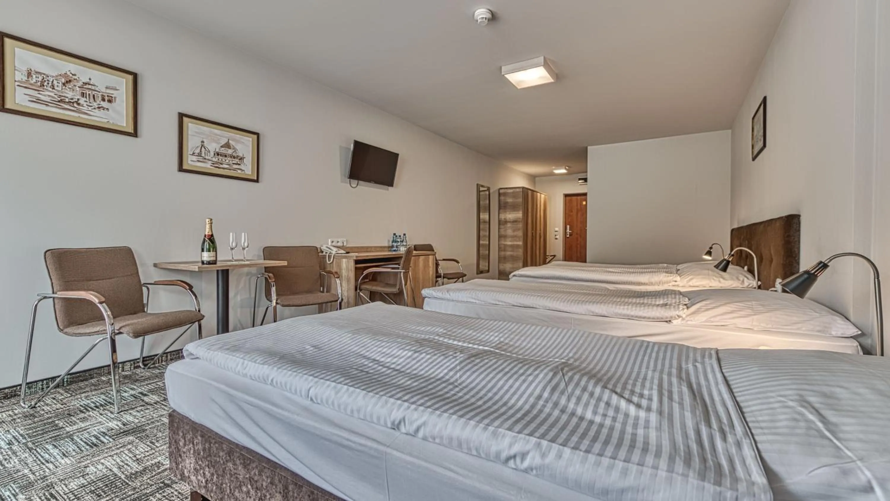 Bed in St Lukas Medical & SPA