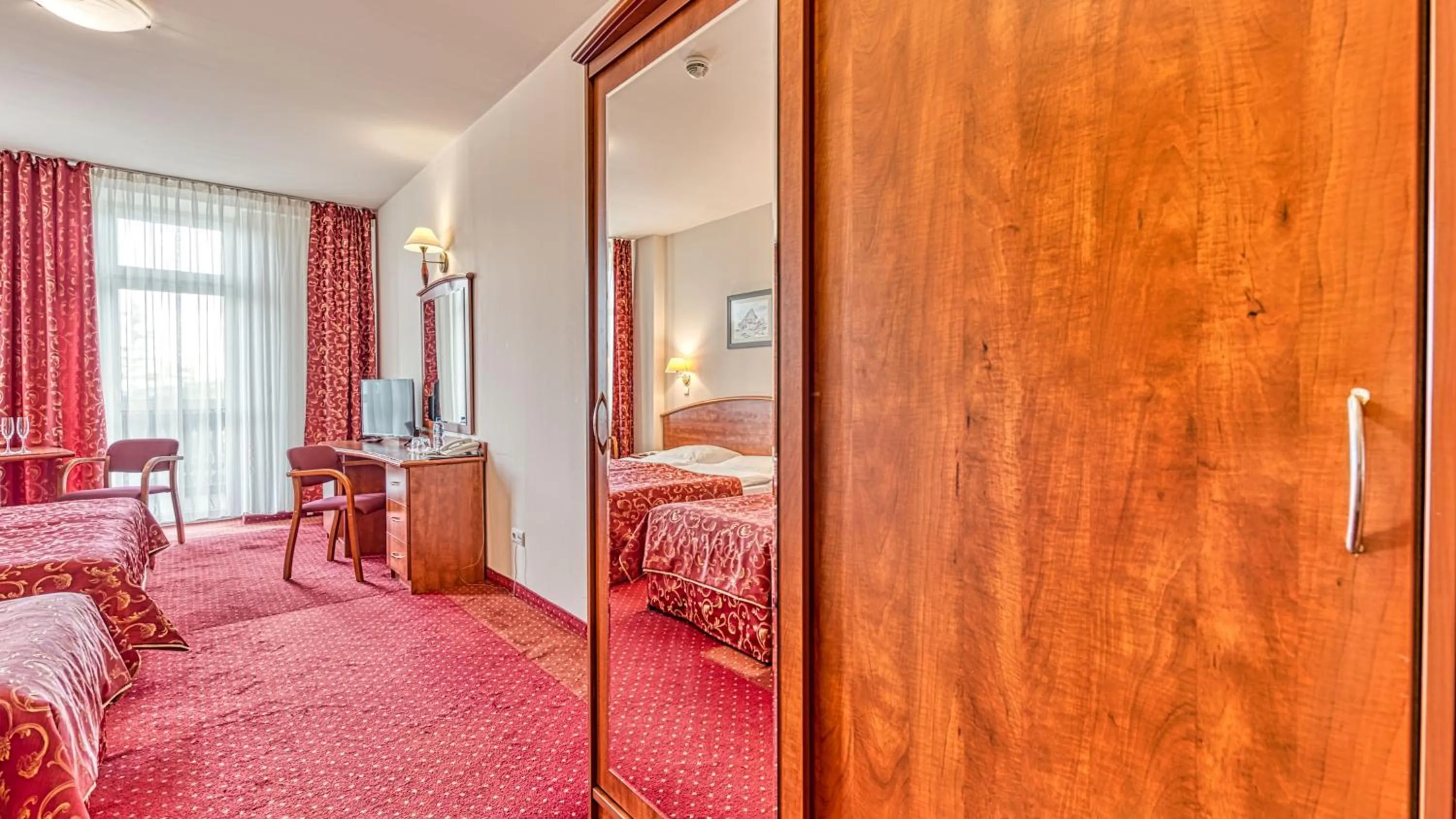 Bed in St Lukas Medical & SPA