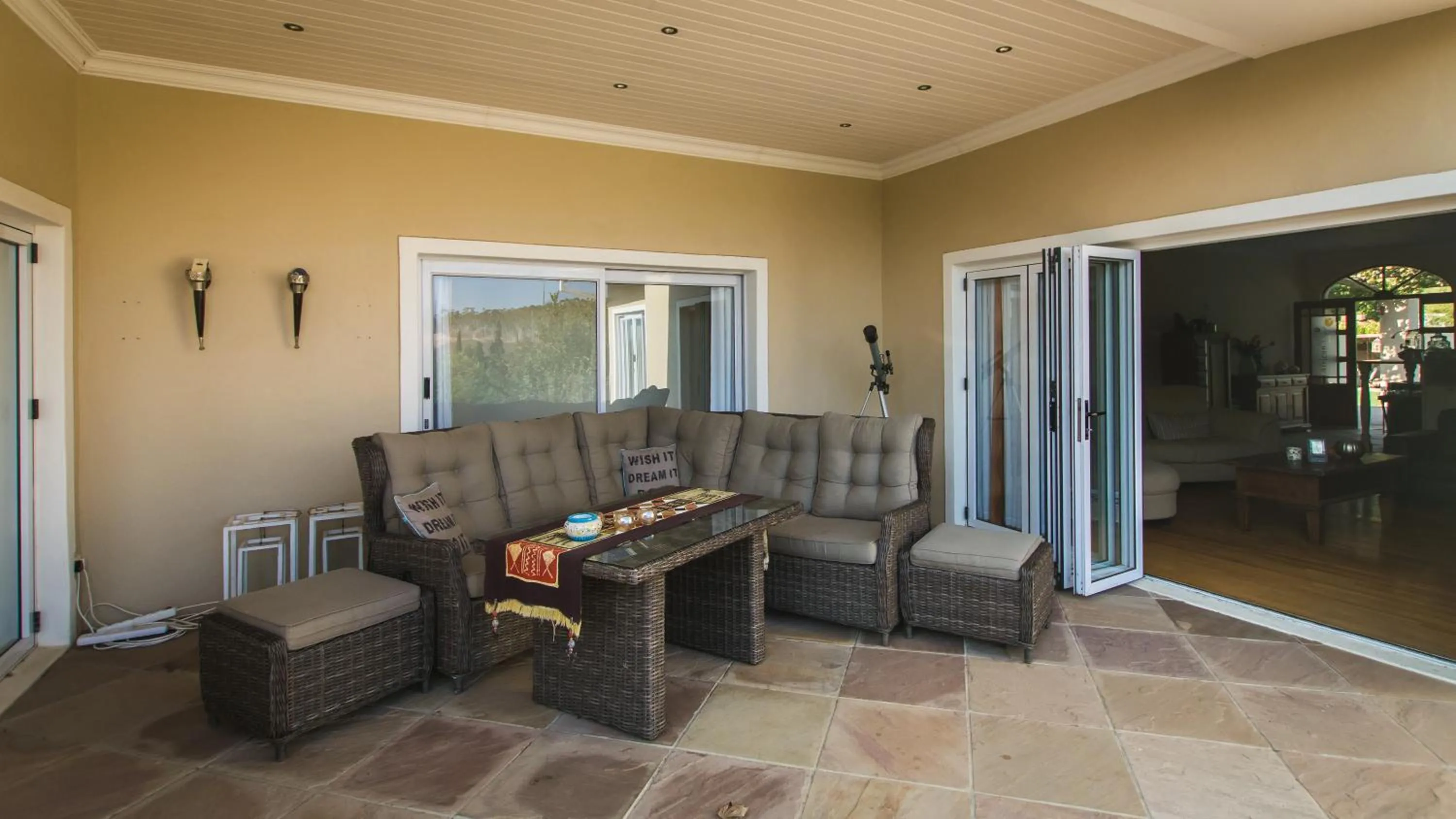 Balcony/Terrace in African Tulip Guesthouse