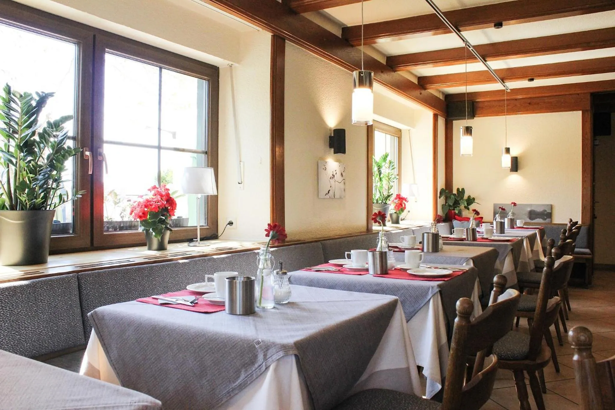 Restaurant/places to eat in Hotel Rosenhof Garni