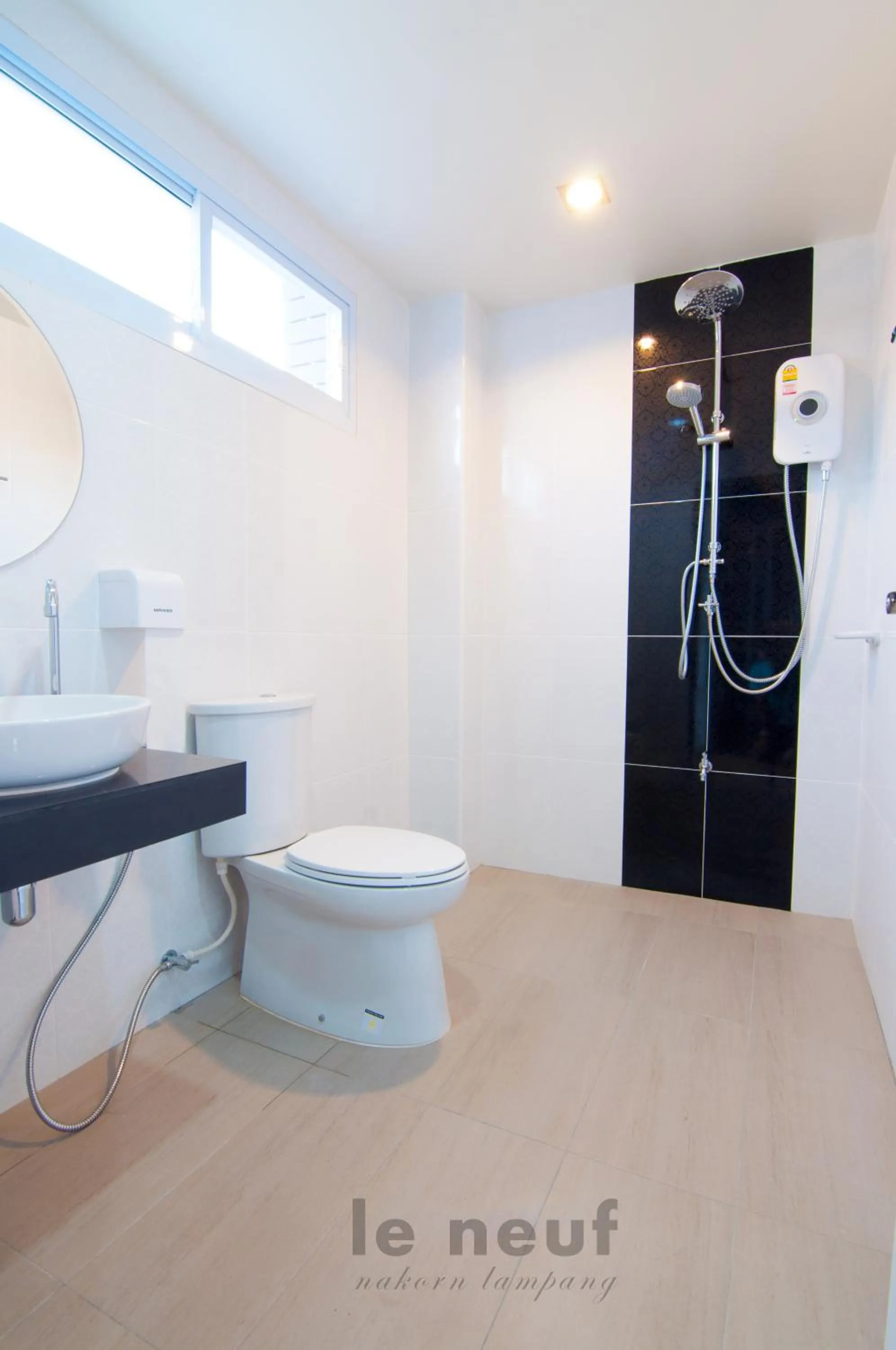 Shower in Le Neuf Nakorn Lampang