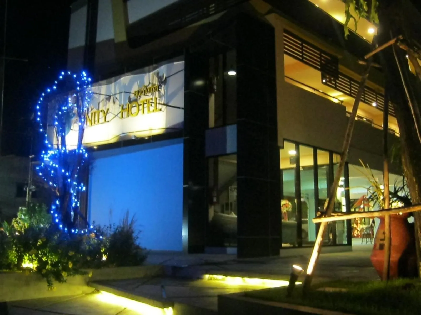 Facade/entrance in Unity Hotel