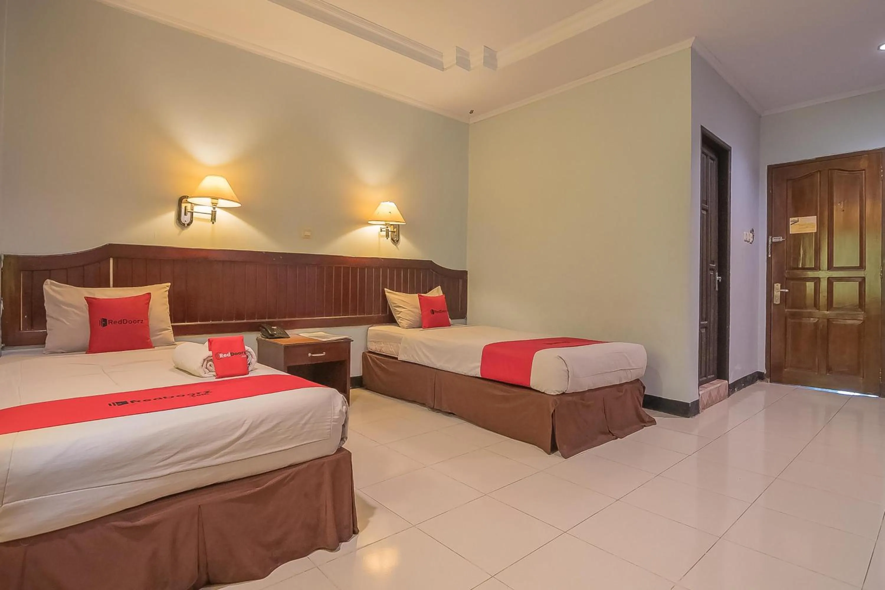 Bed in RedDoorz Syariah at Grand Taufiq Tarakan
