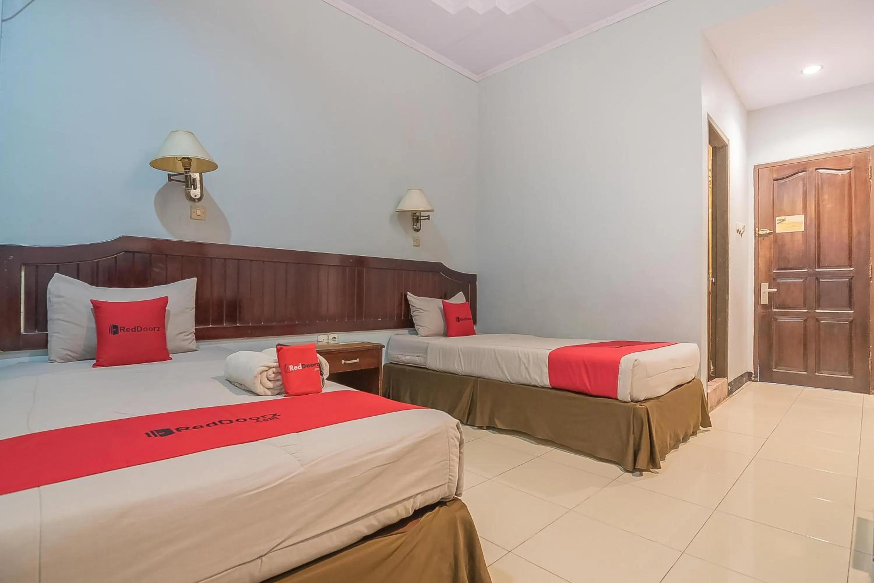 Bed in RedDoorz Syariah at Grand Taufiq Tarakan