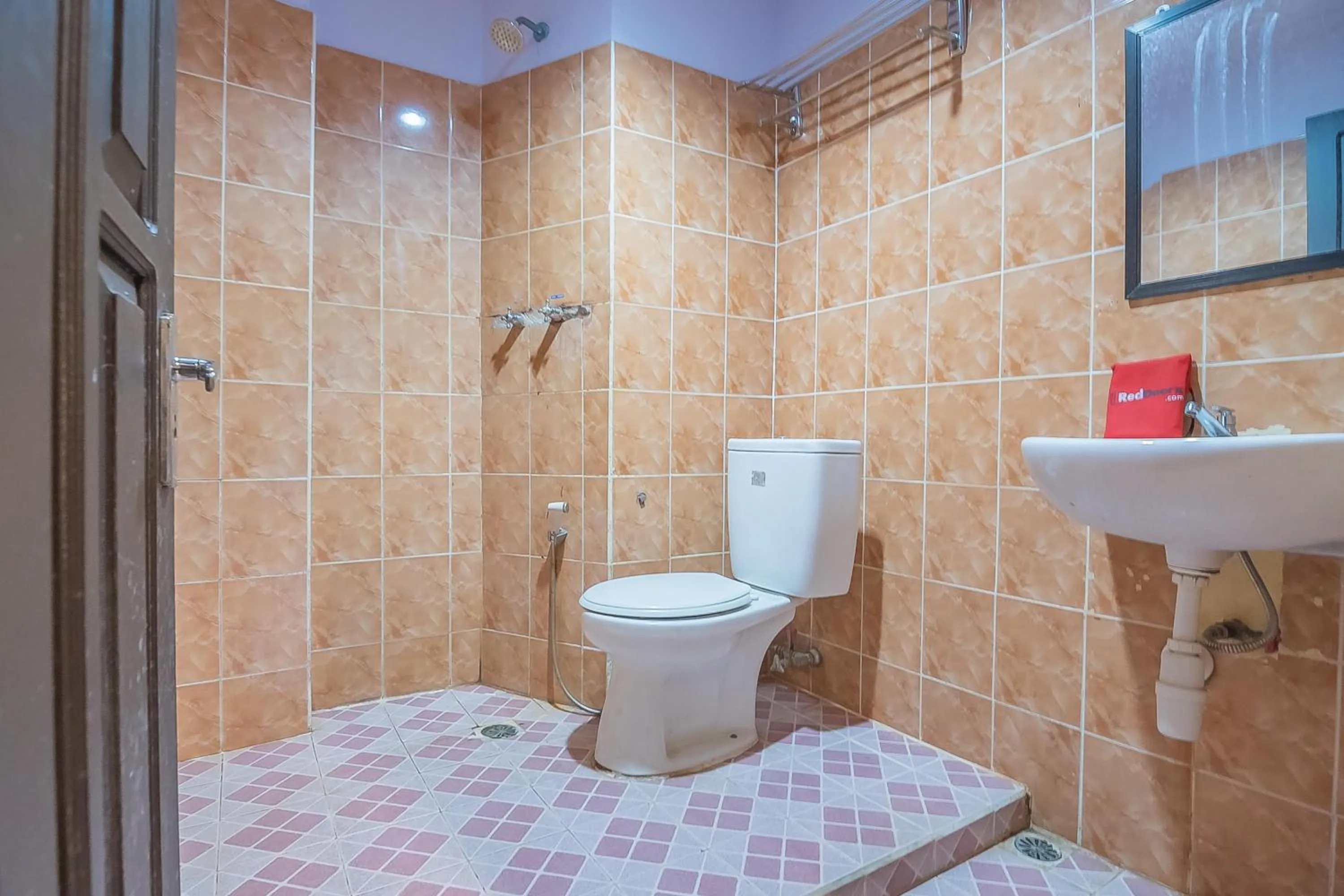 RedDoorz Syariah at Grand Taufiq Tarakan