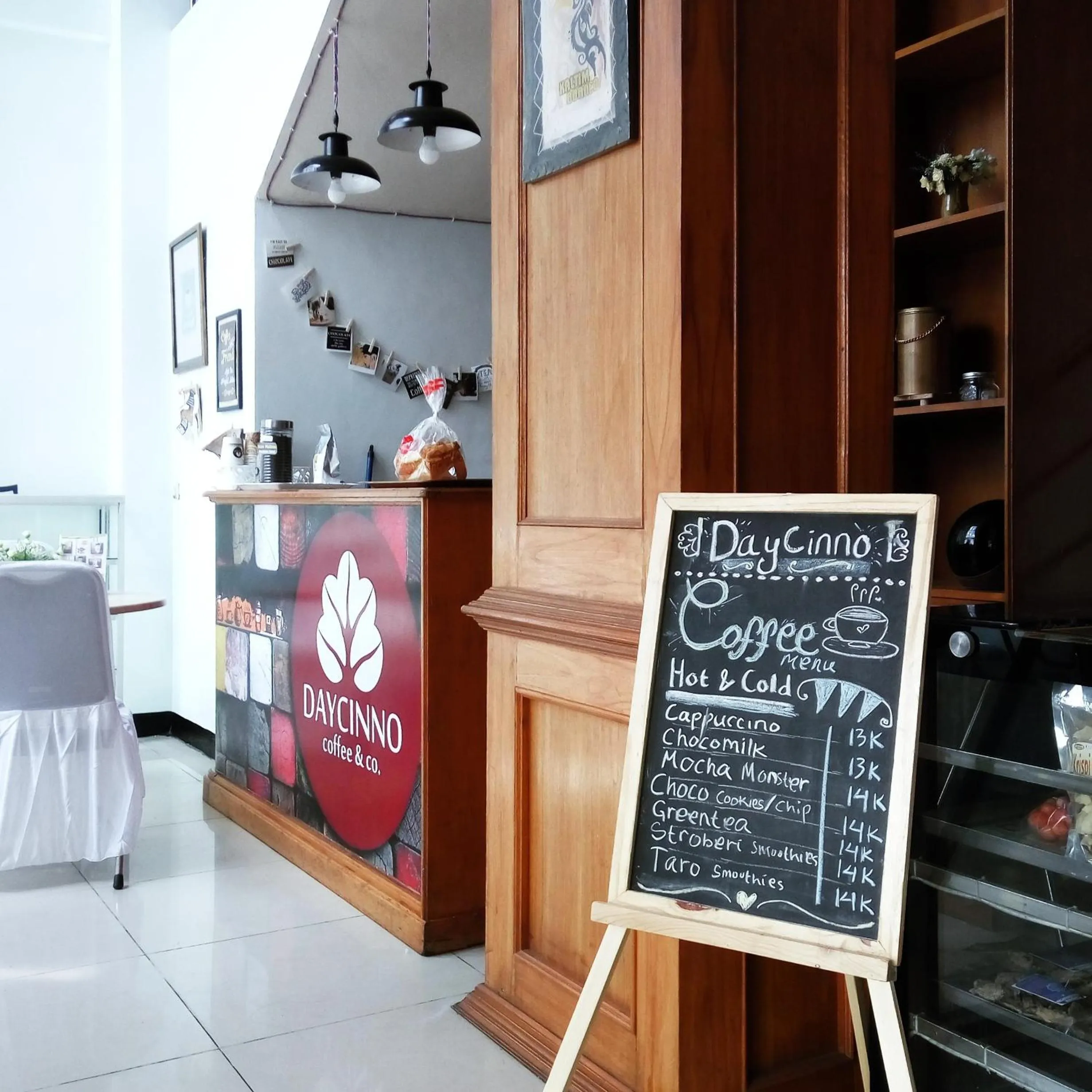 Coffee/tea facilities in RedDoorz Syariah at Grand Taufiq Tarakan