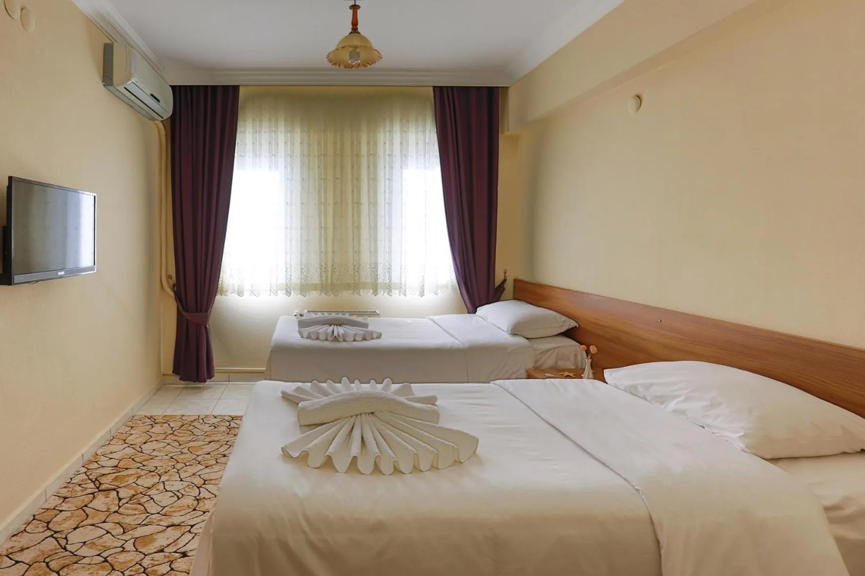 Photo of the whole room, Bed in Gizem Pansiyon