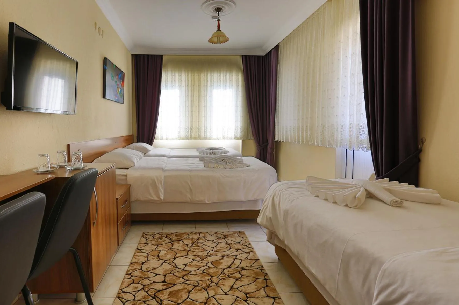 Photo of the whole room, Bed in Gizem Pansiyon