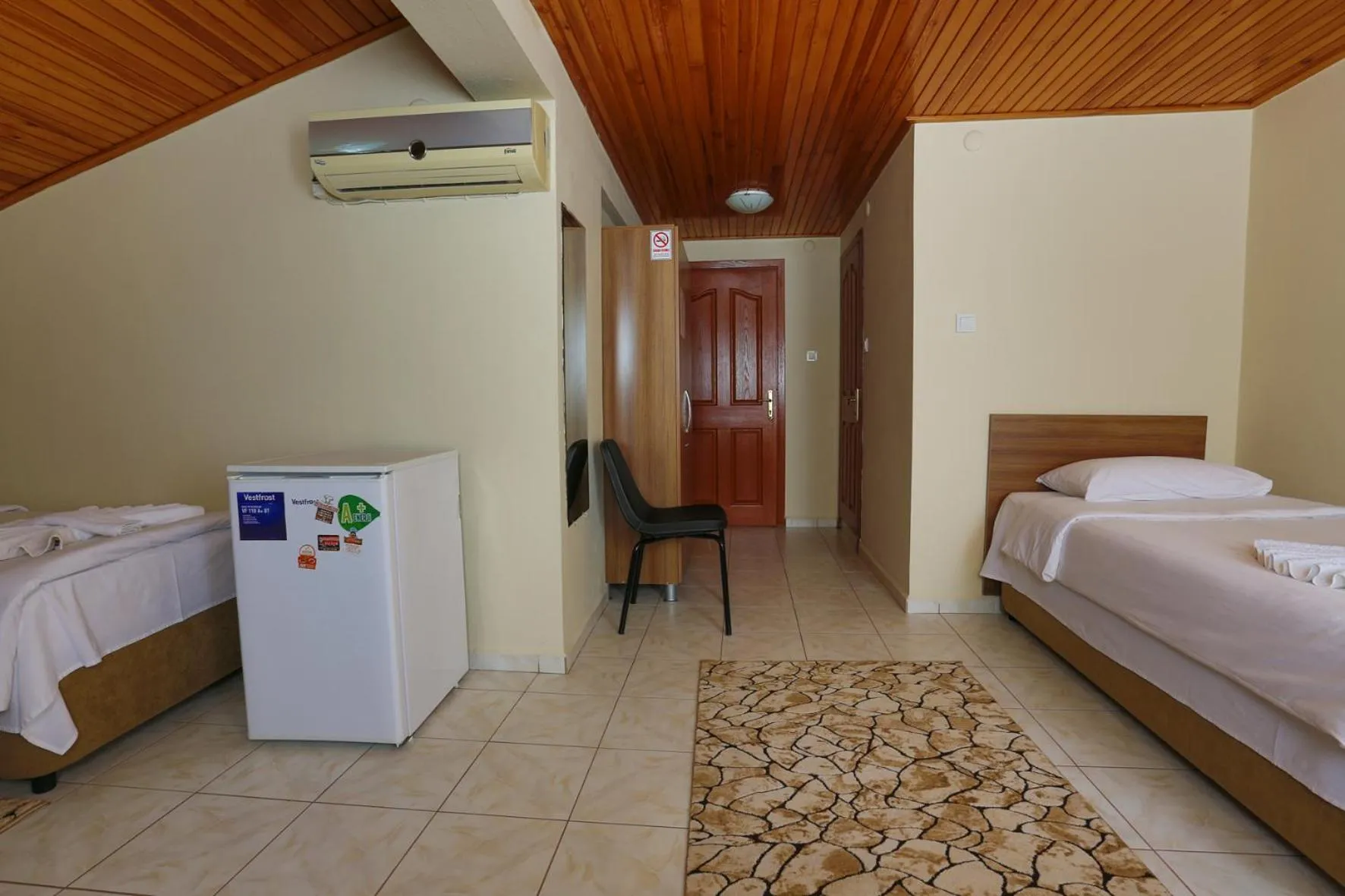 Photo of the whole room, Bed in Gizem Pansiyon