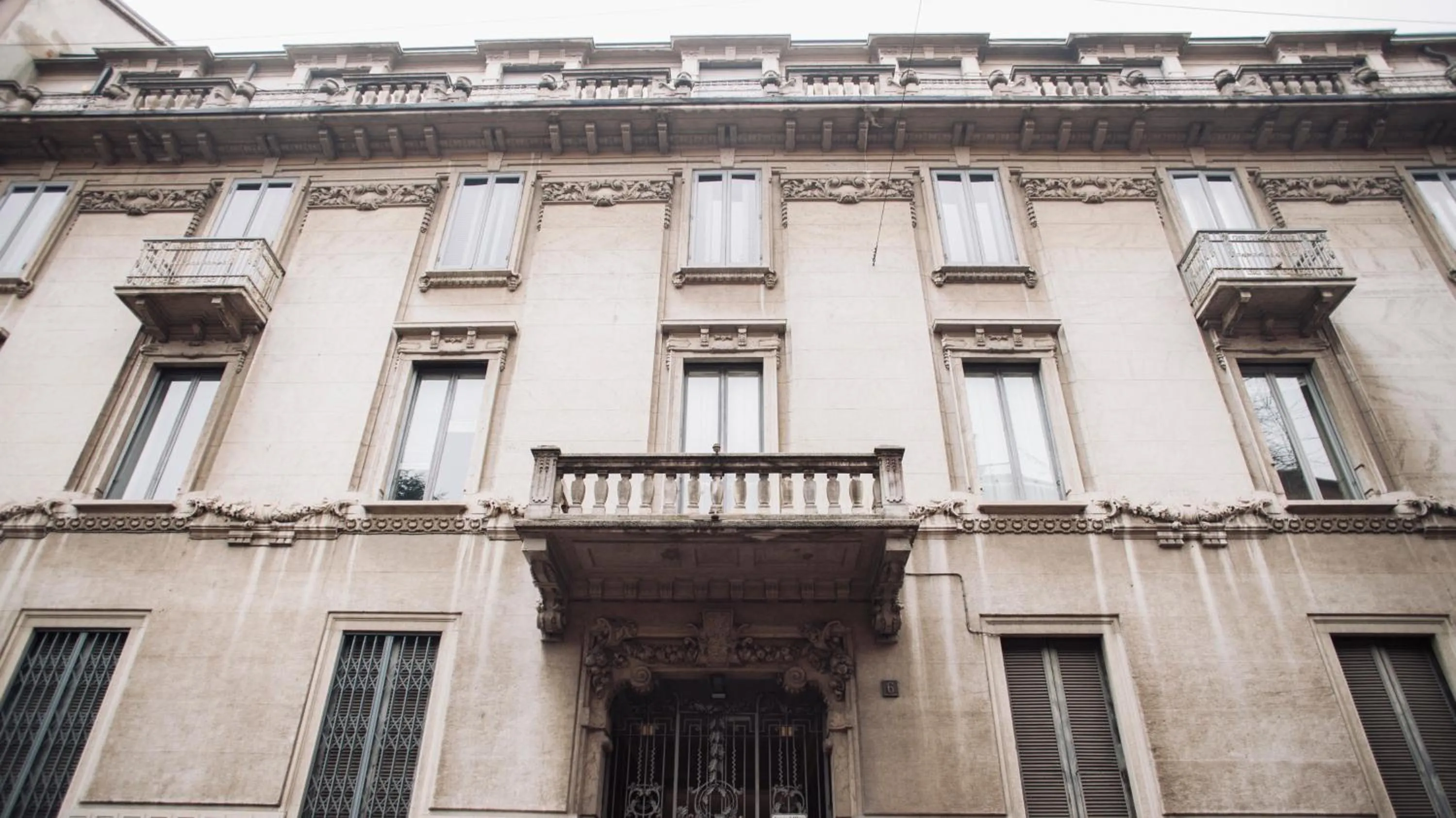 Facade/entrance in Italianway-Vivaio