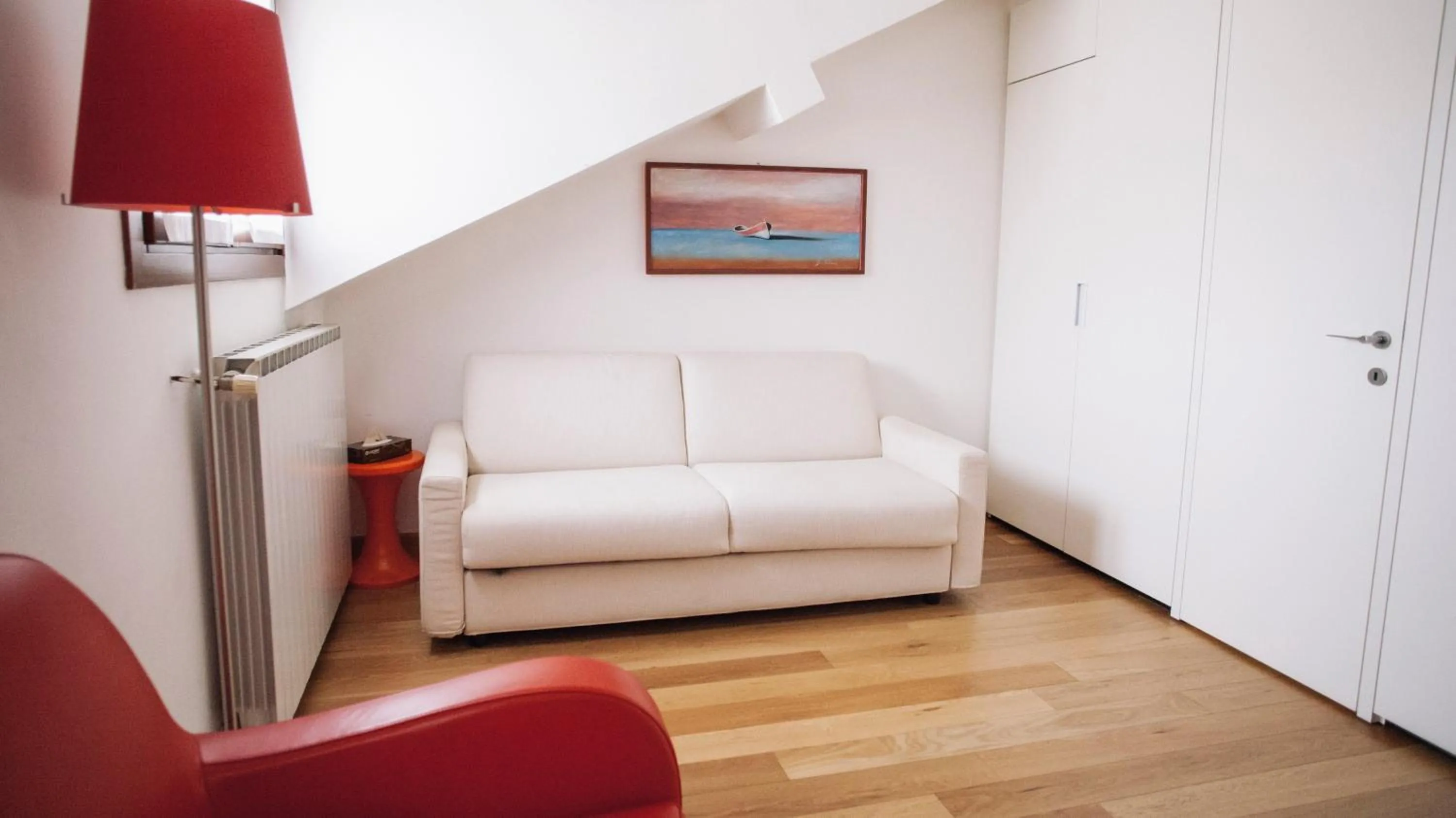 Seating area in Italianway-Vivaio