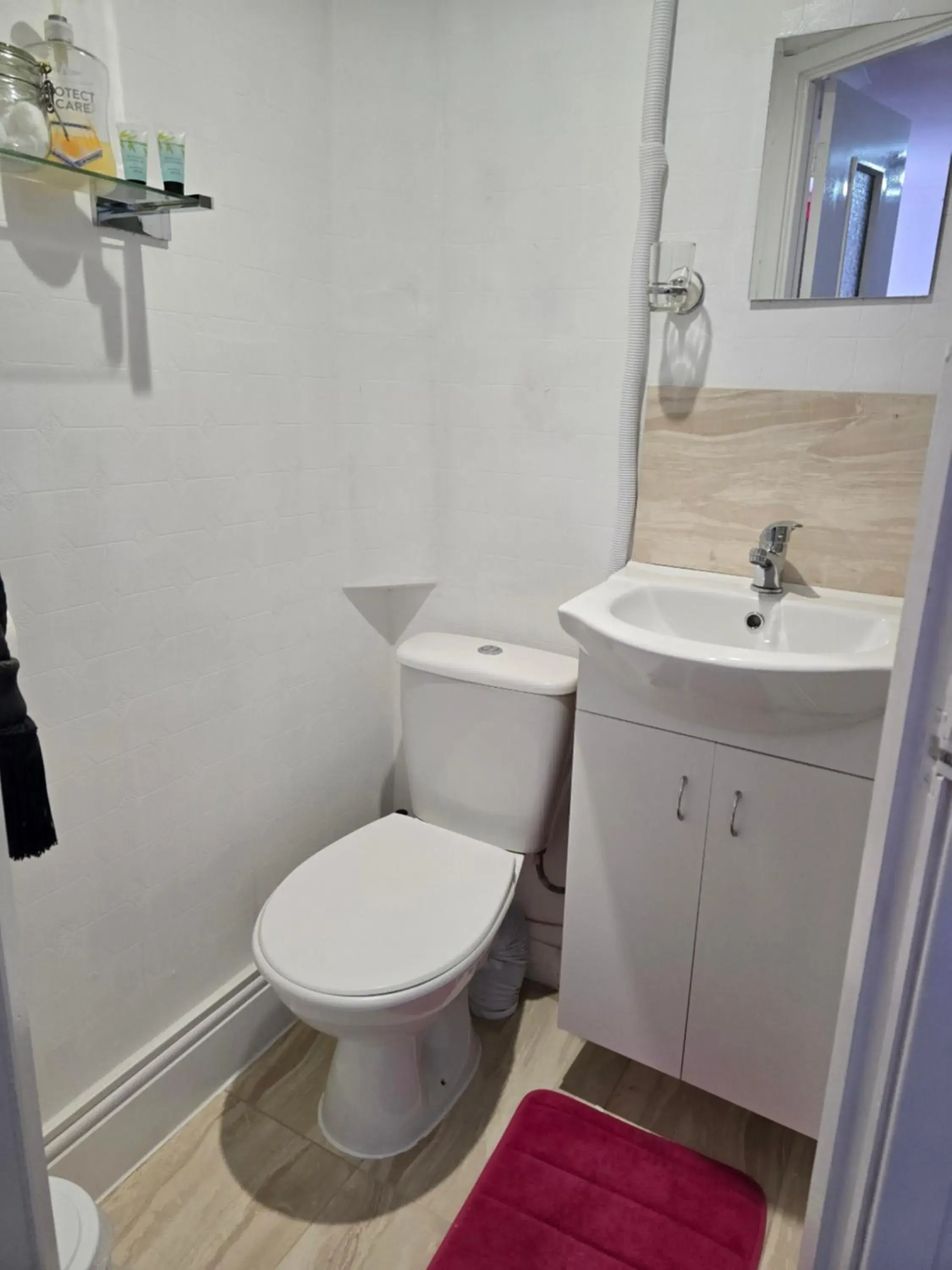 Economy Double Room in The Fairhaven Hotel Economy Double Room in The Fairhaven Hotel