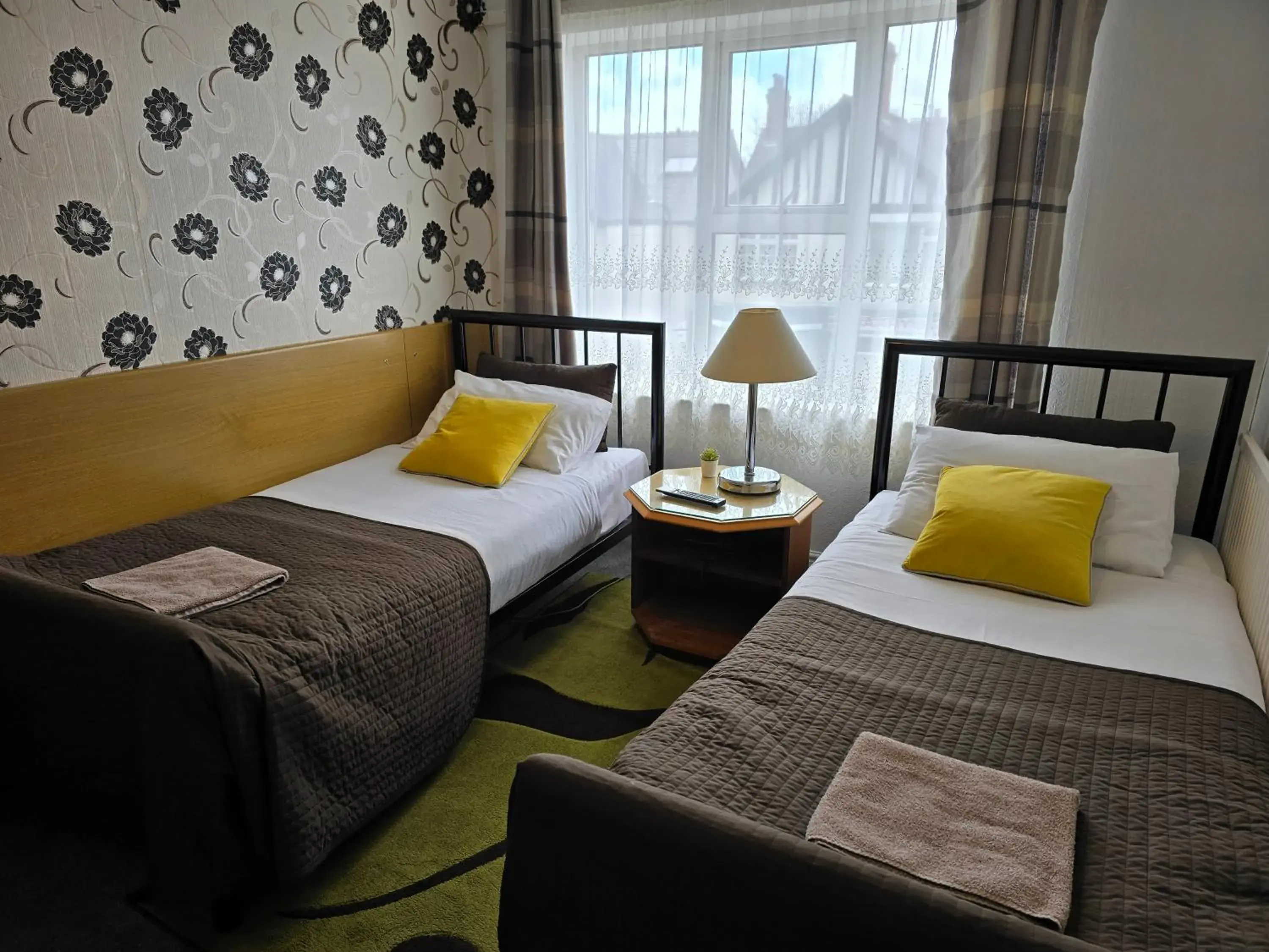 Twin Room with Shower in The Fairhaven Hotel Twin Room with Shower in The Fairhaven Hotel