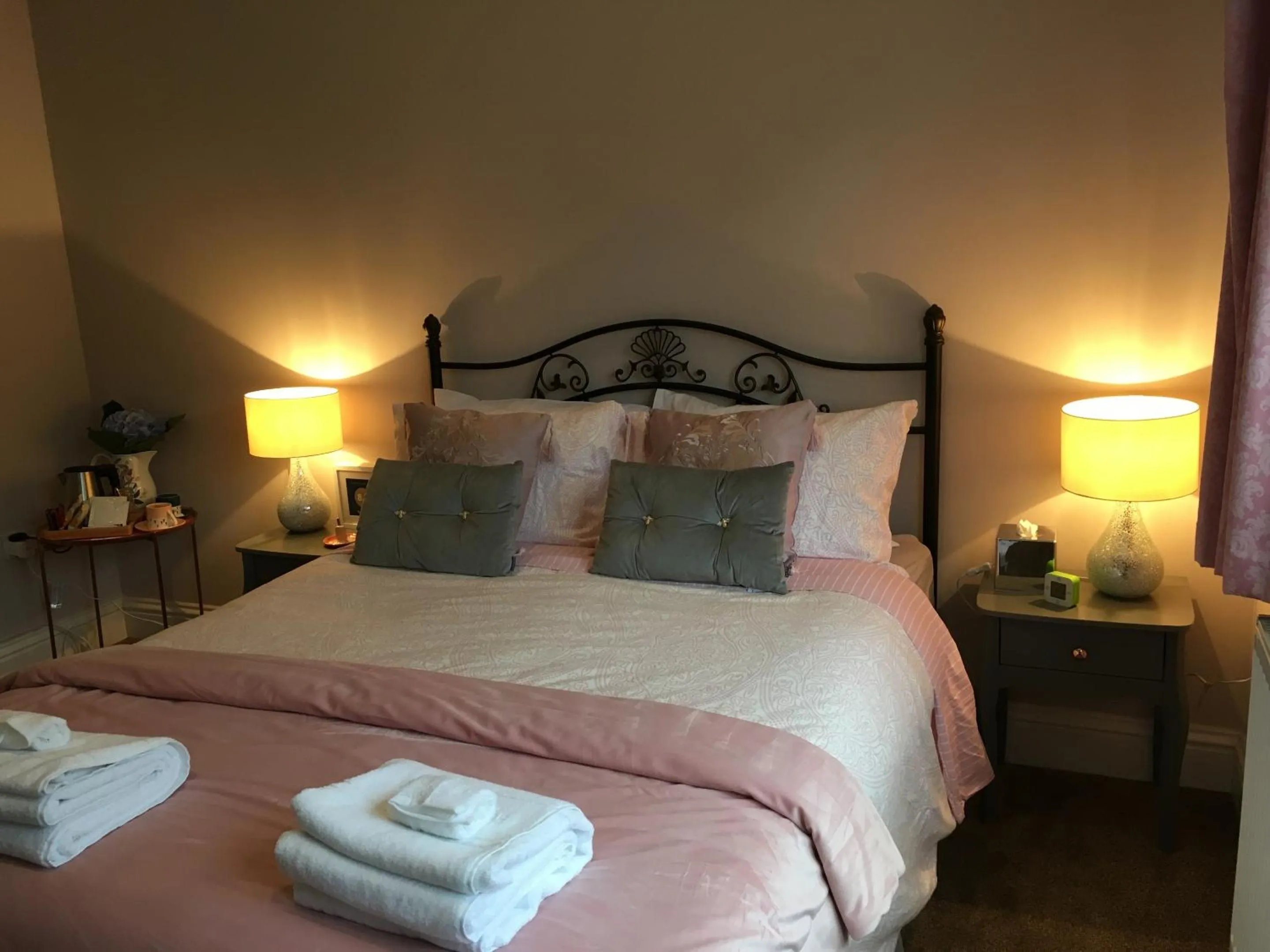 Bedroom, Bed in Leafy Suburban Bed and Breakfast