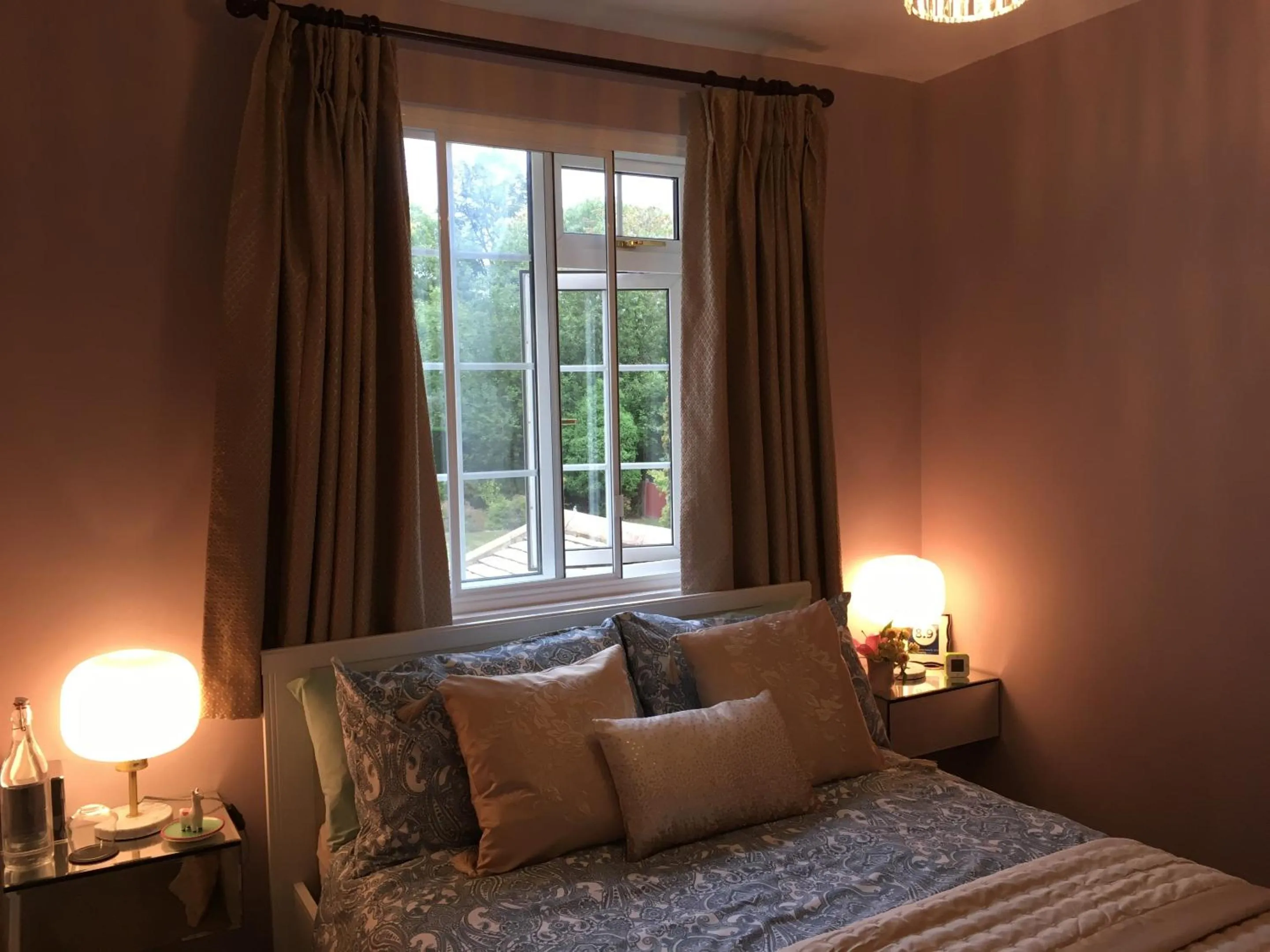 Bedroom, Bed in Leafy Suburban Bed and Breakfast