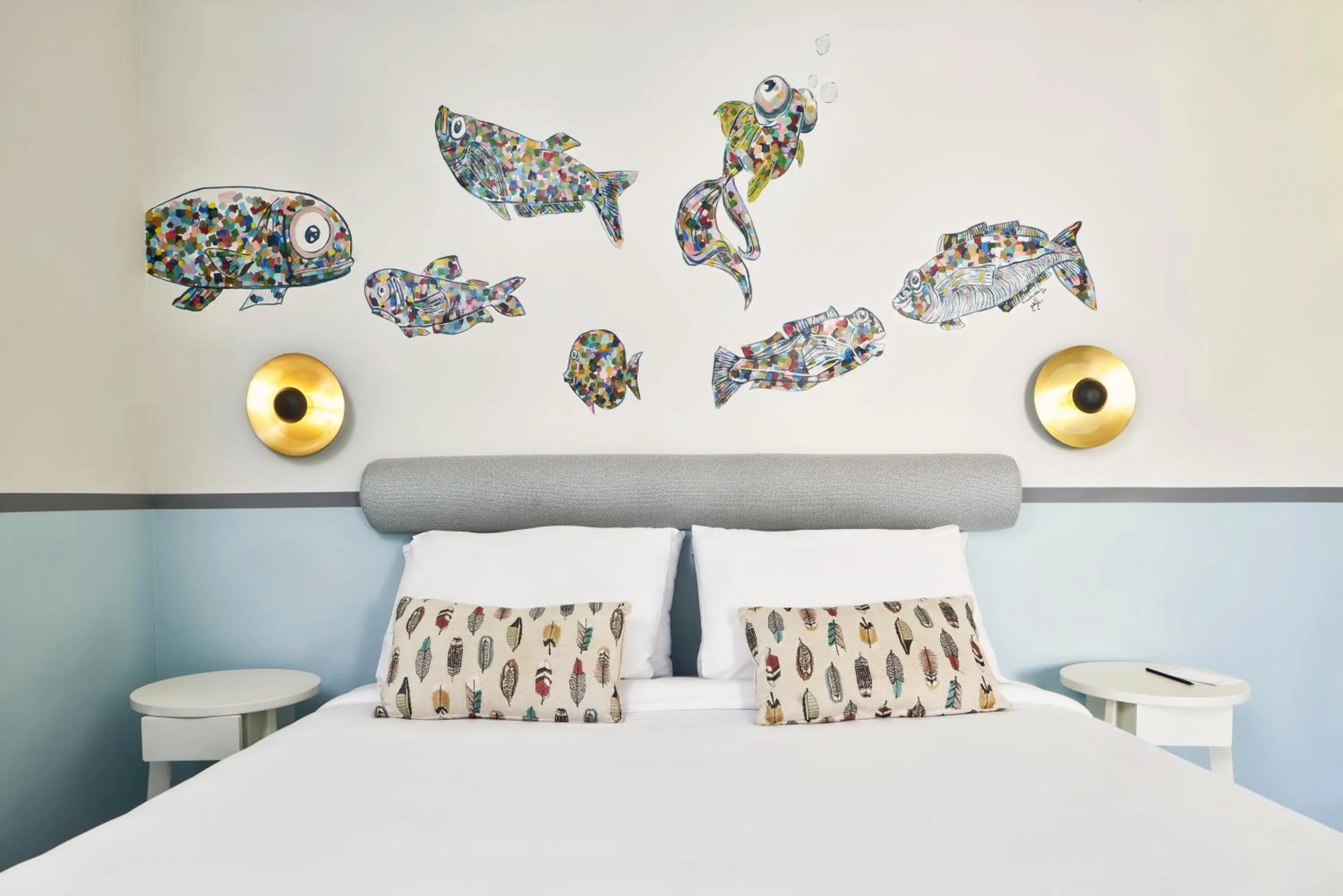 Photo of the whole room, Bed in Turtle's Inn Hotel