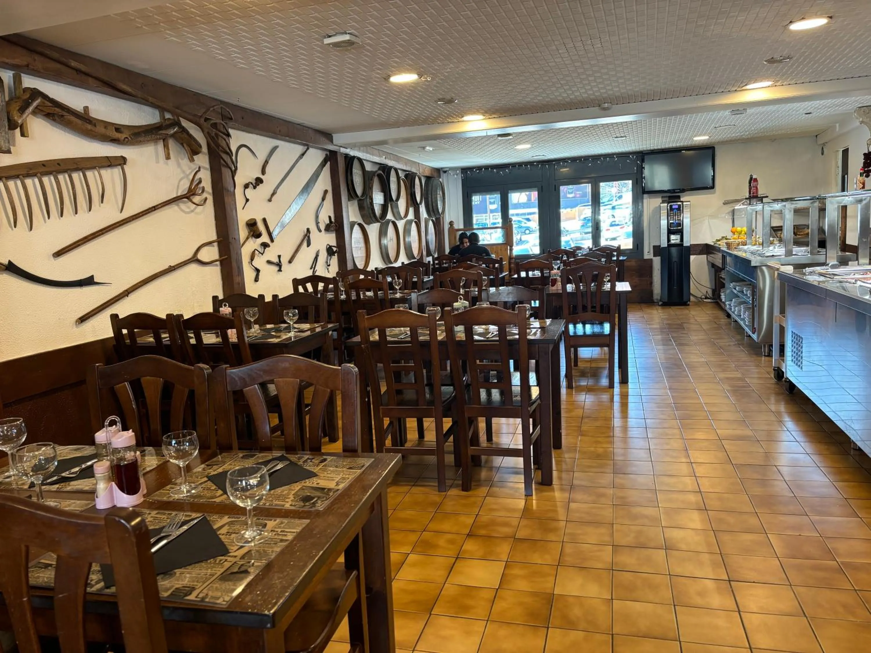 Restaurant/places to eat in Hotel Avanti