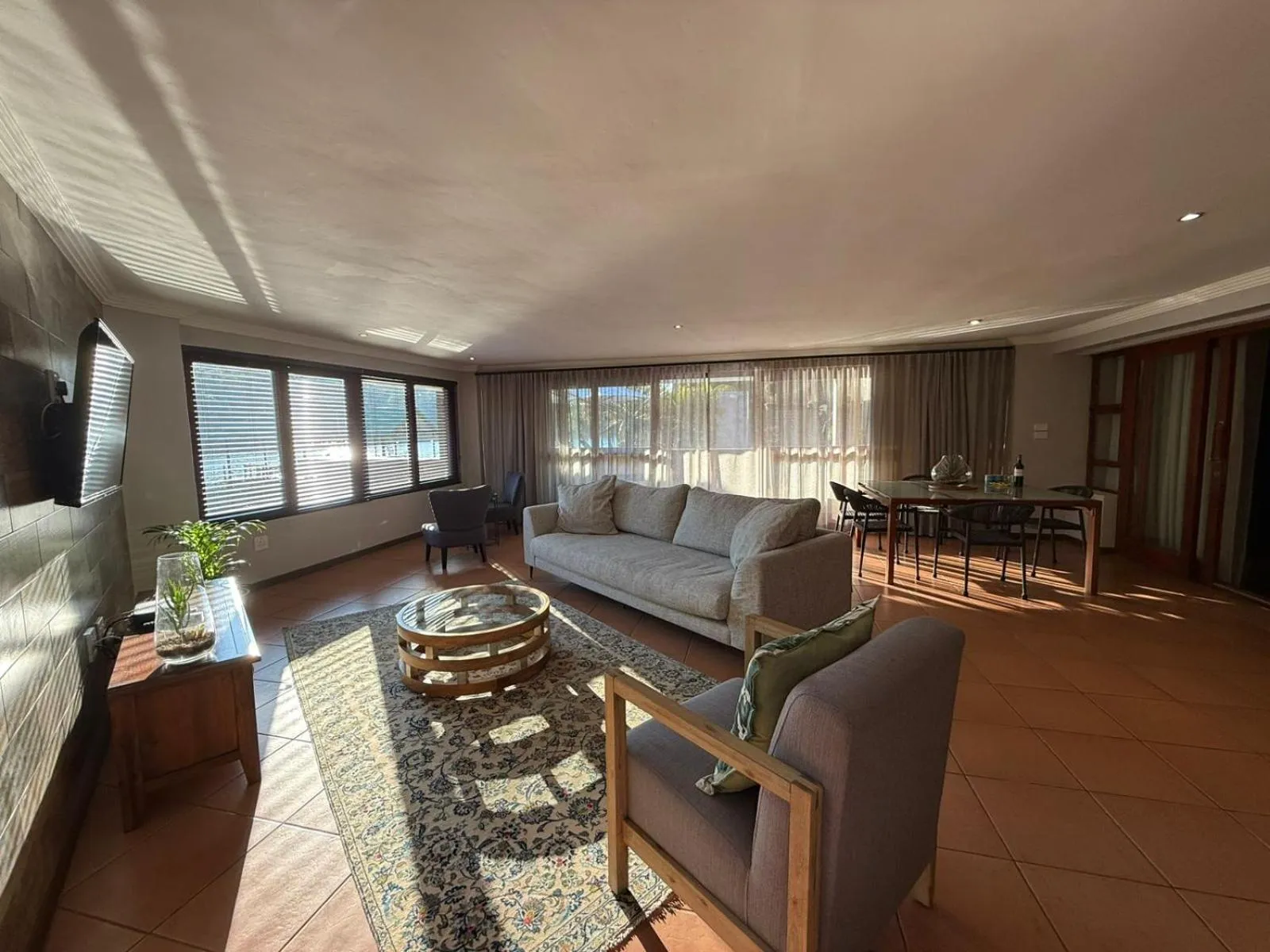 Bambuu Lakeside Lodge