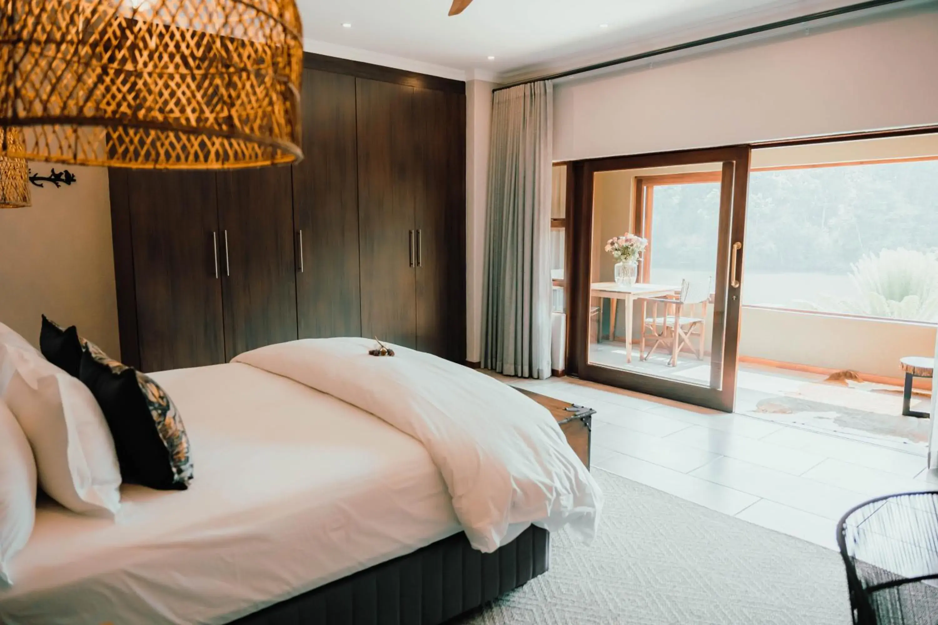 Double Room in Bambuu Lakeside Lodge Double Room in Bambuu Lakeside Lodge