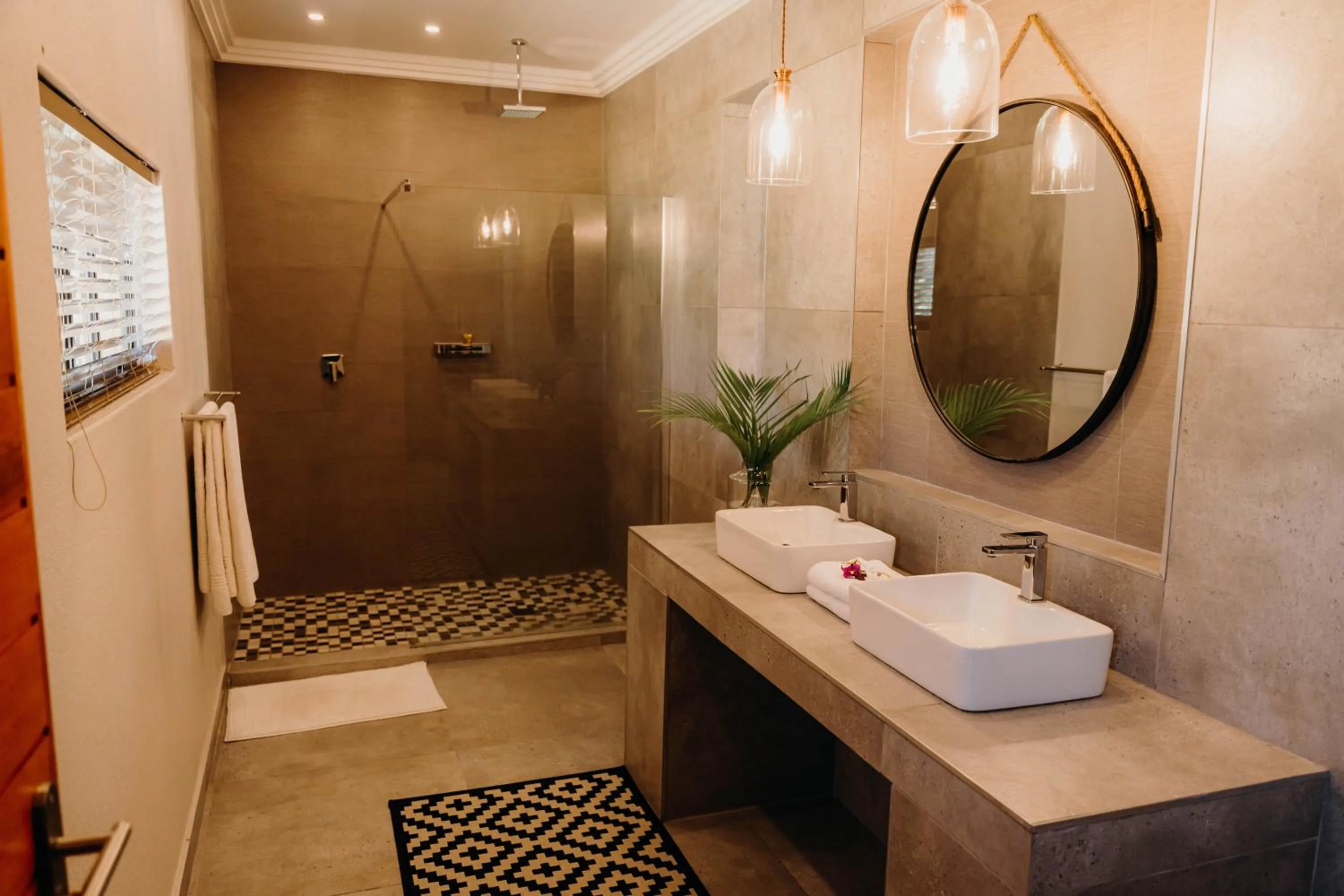 Bathroom in Bambuu Lakeside Lodge