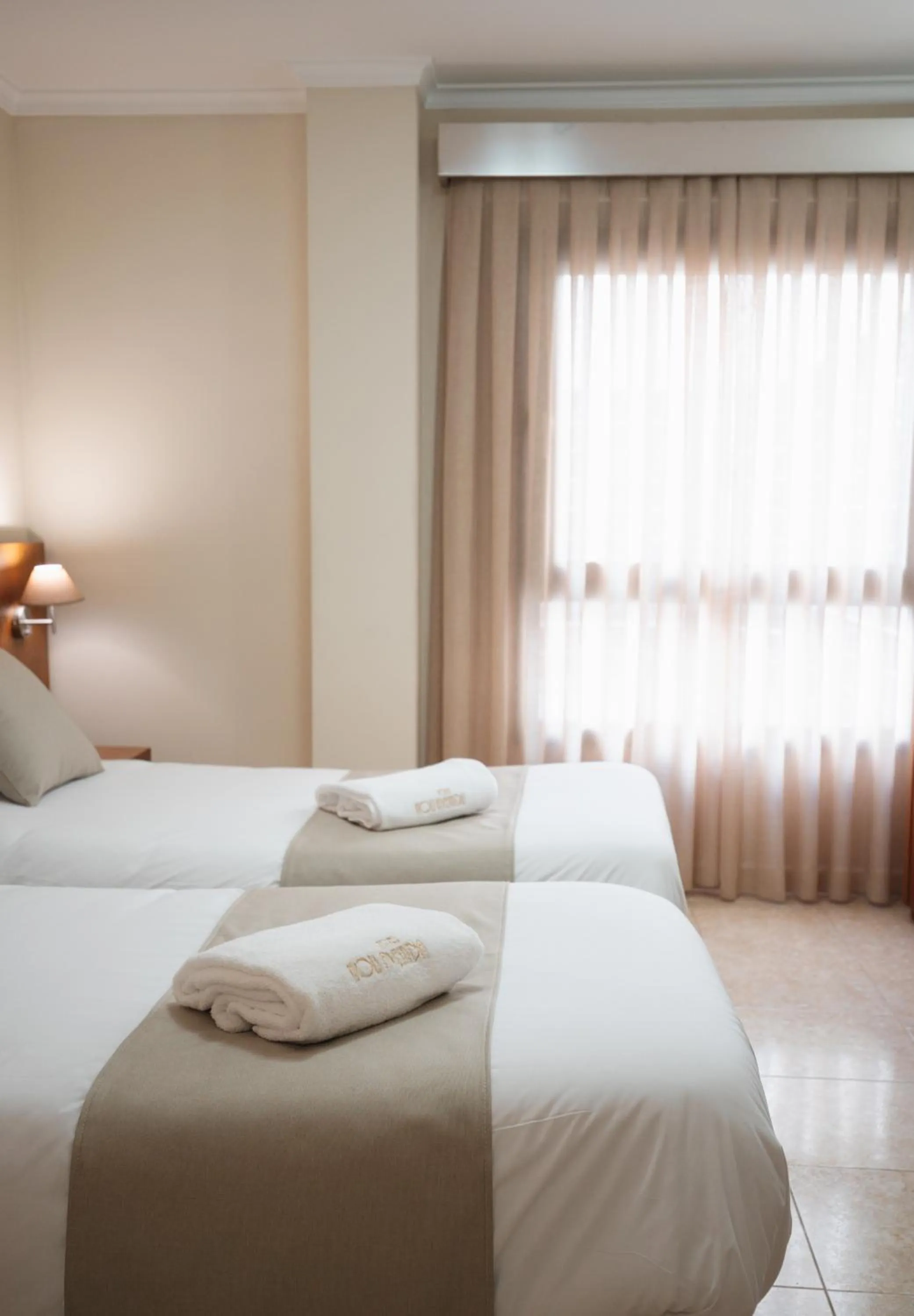 Photo of the whole room, Bed in Nou Avenida