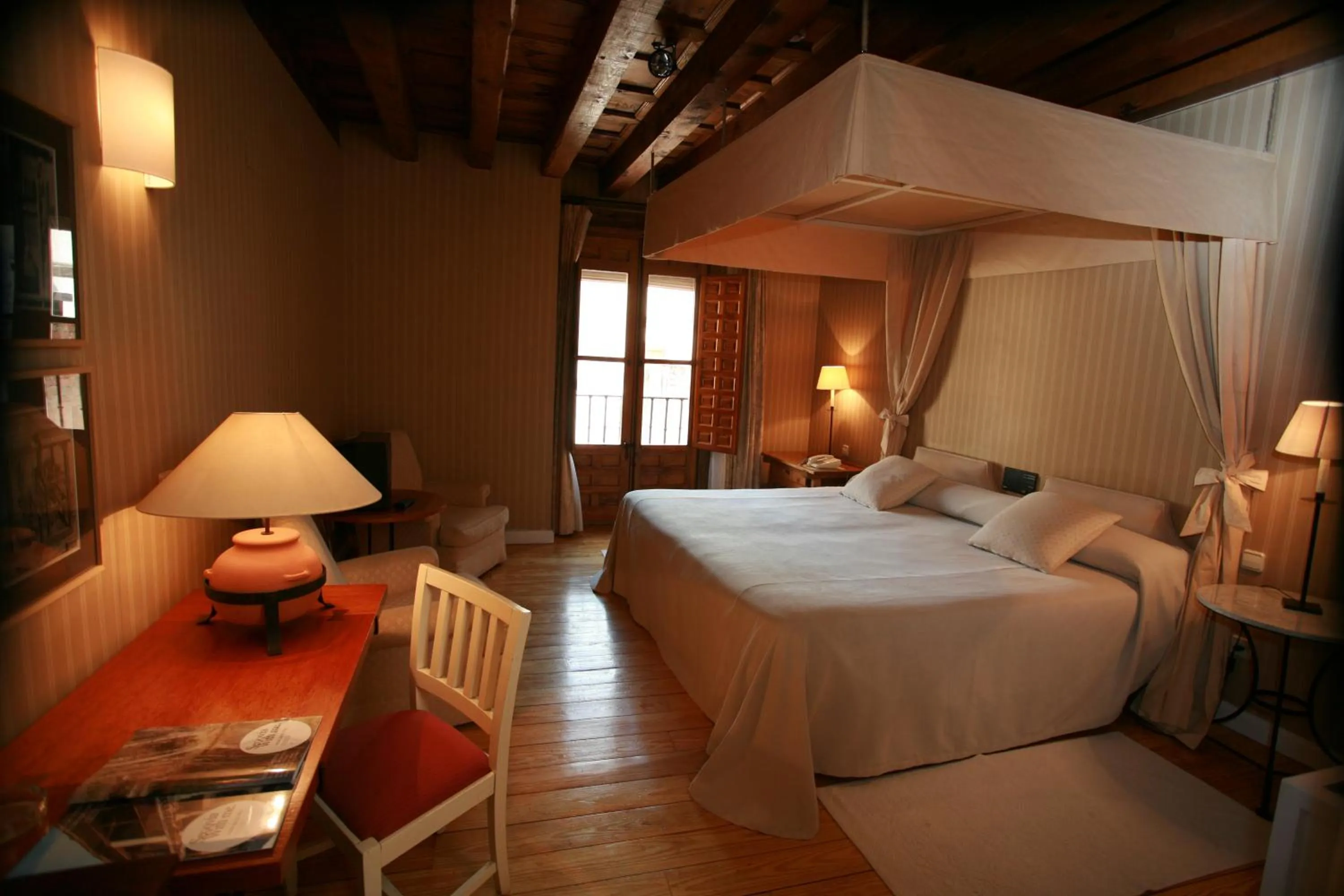 Day, Bed in El Hotel De La Villa