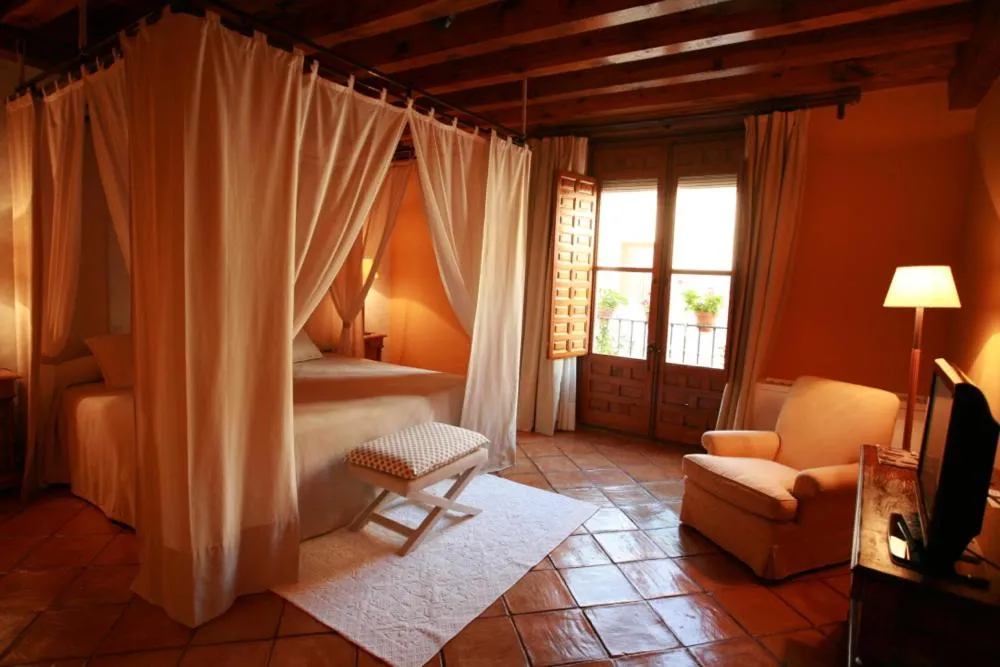 Day, Bed in El Hotel De La Villa