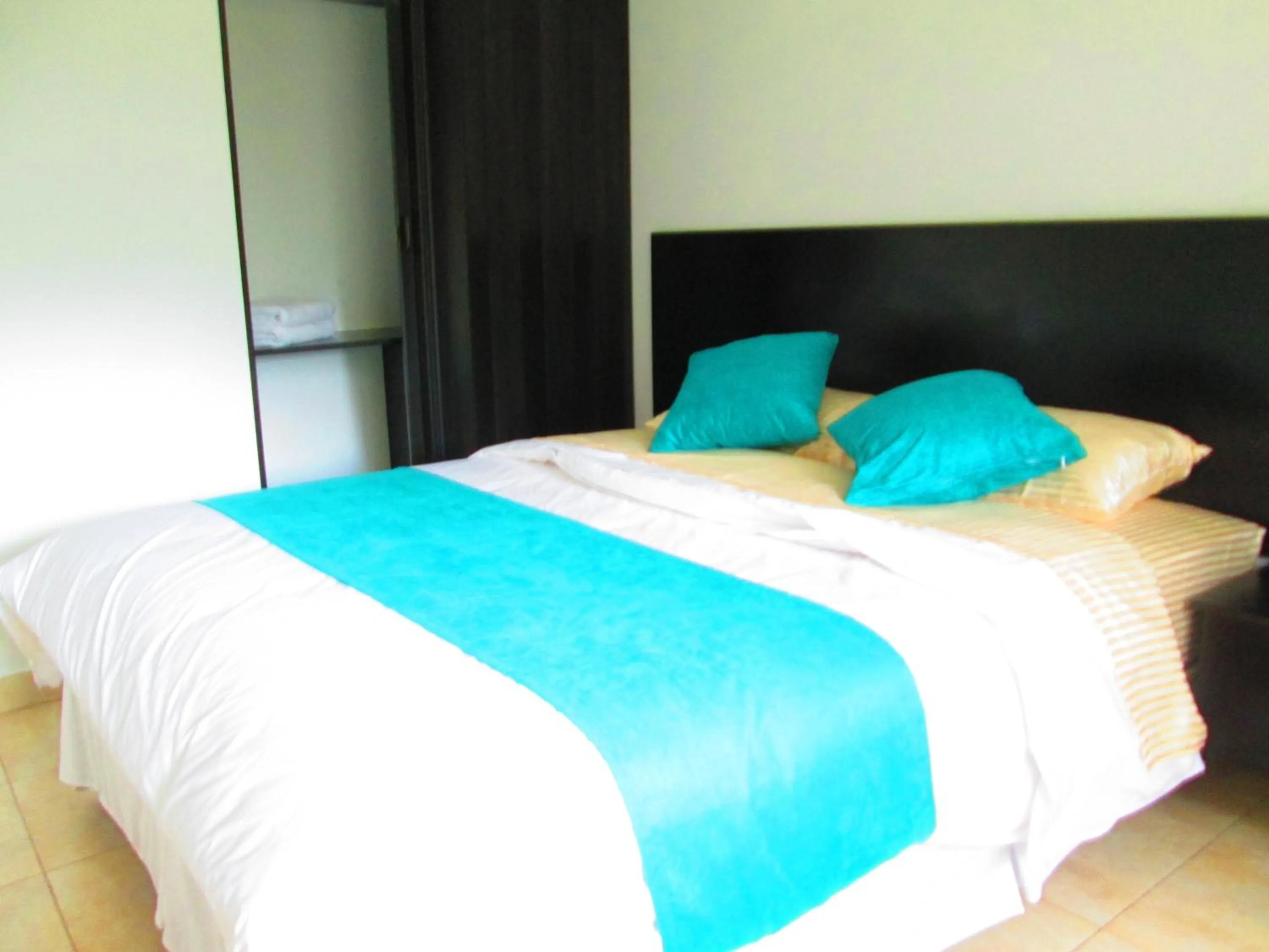 Decorative detail, Bed in Ocean Blue Hotel
