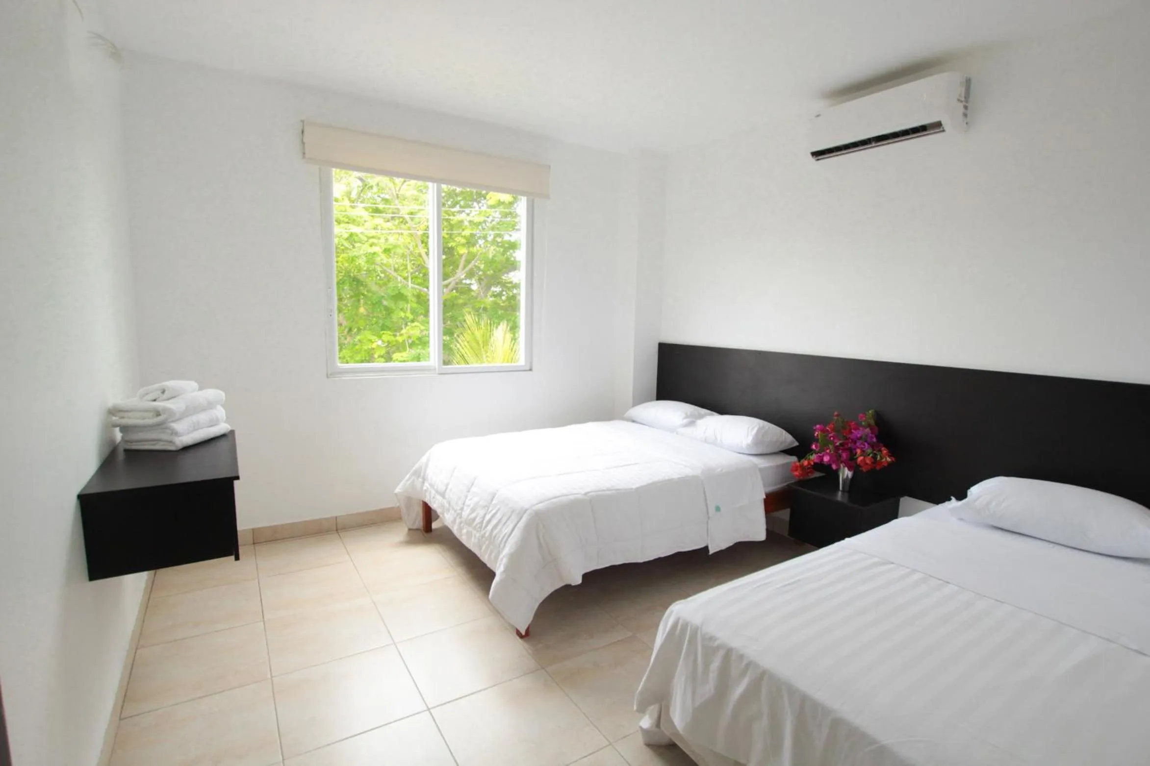 Day, Bed in Ocean Blue Hotel