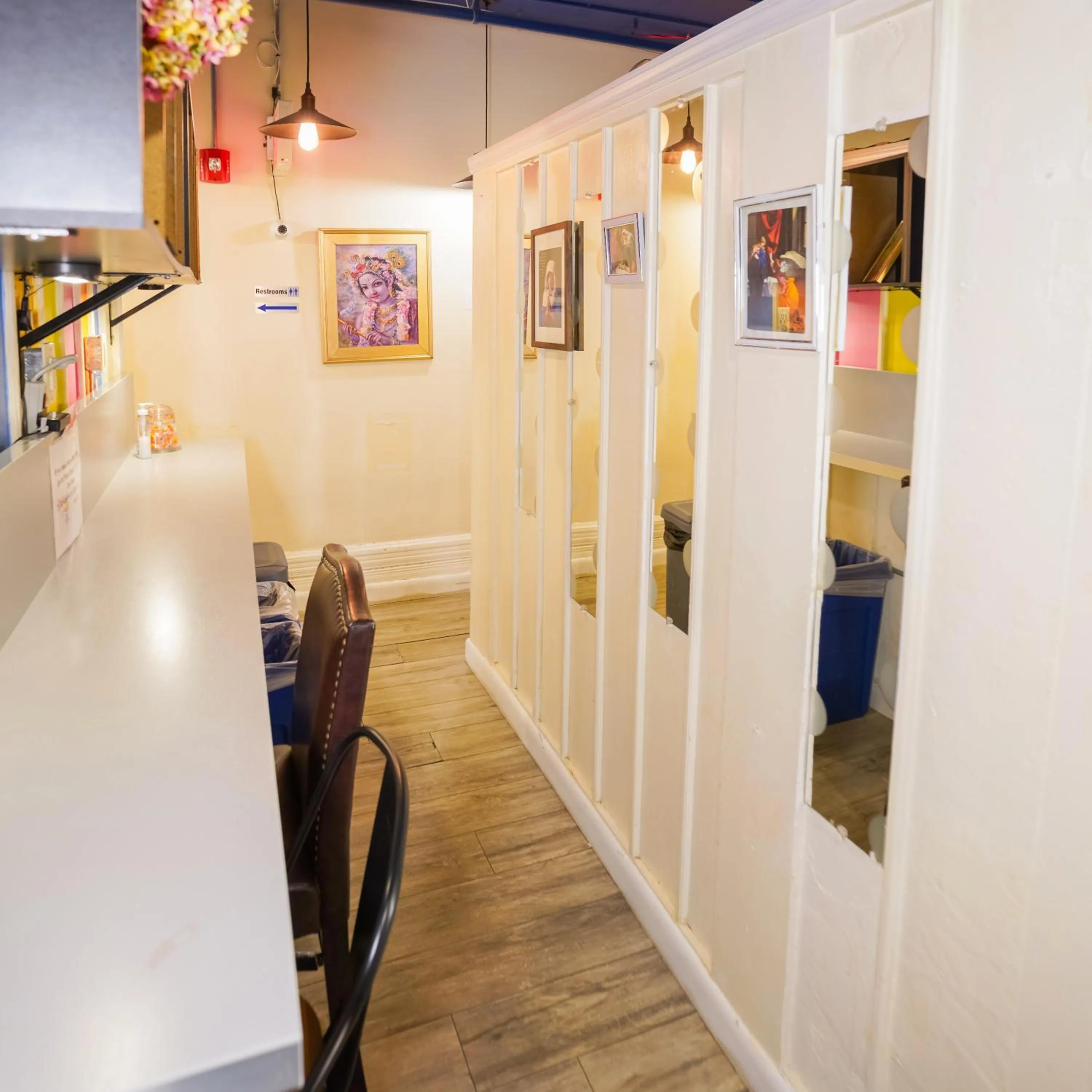 Communal lounge/ TV room in Interfaith Retreats