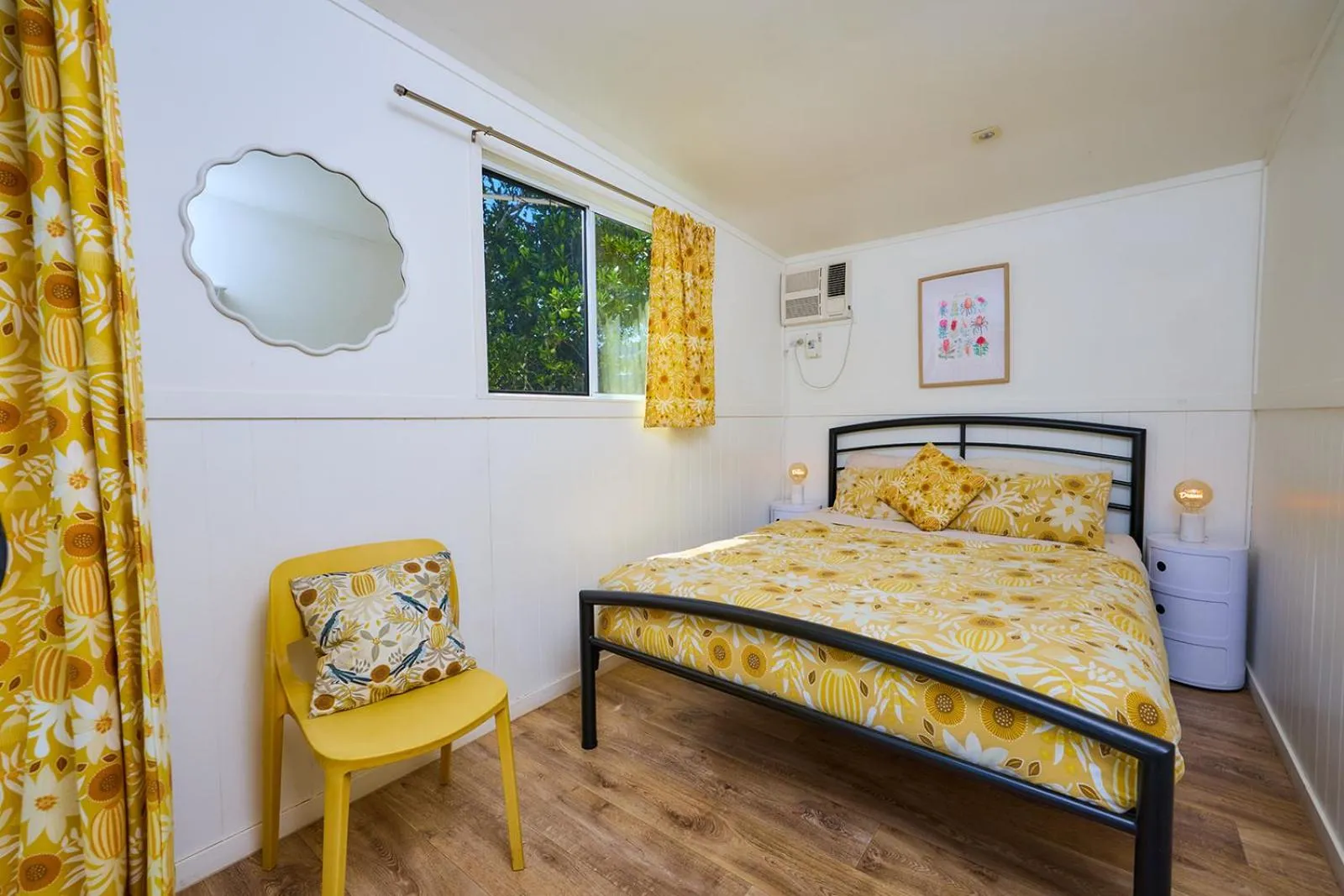 Bedroom, Bed in On The Wallaby Eco Lodge