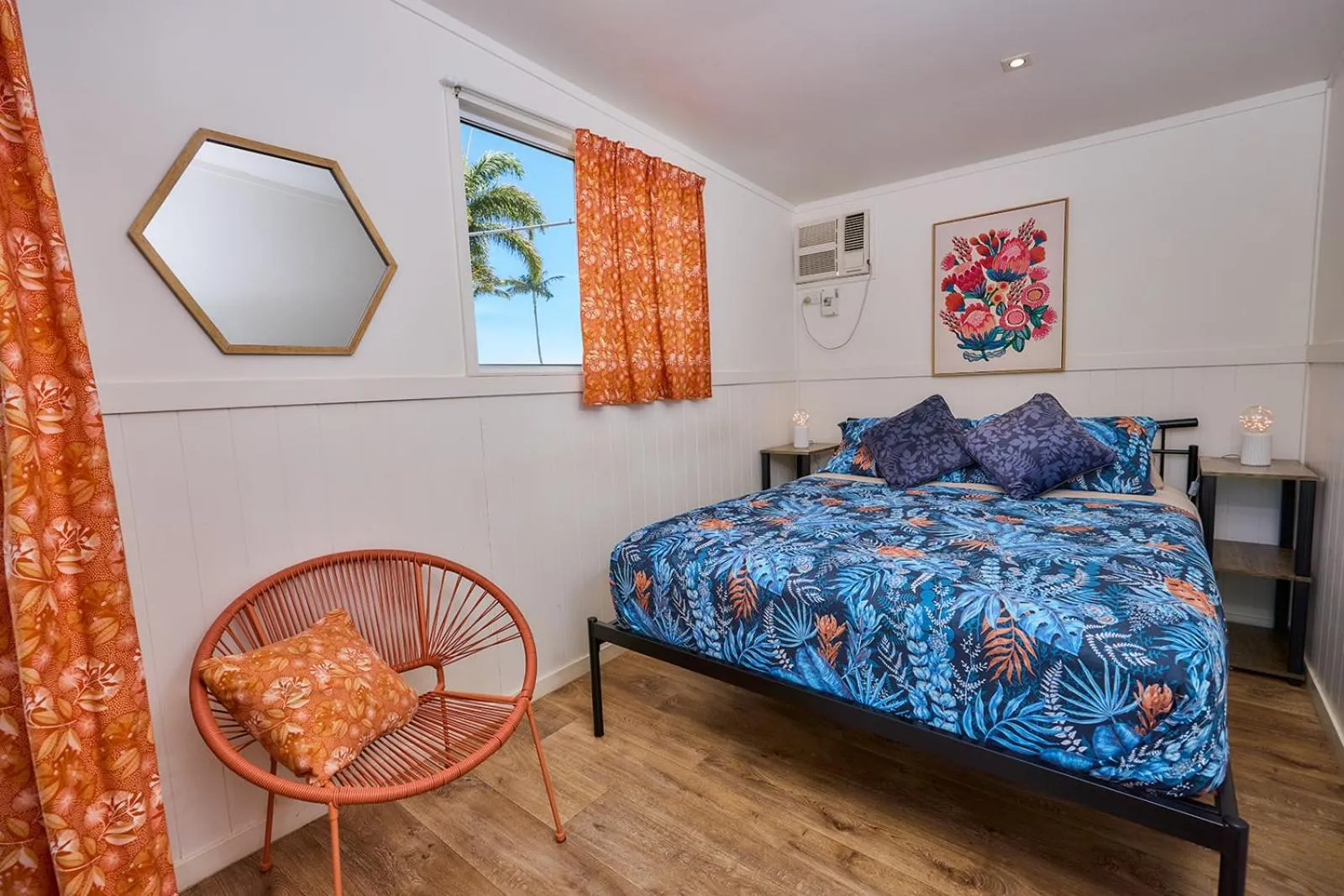 Bedroom, Bed in On The Wallaby Eco Lodge