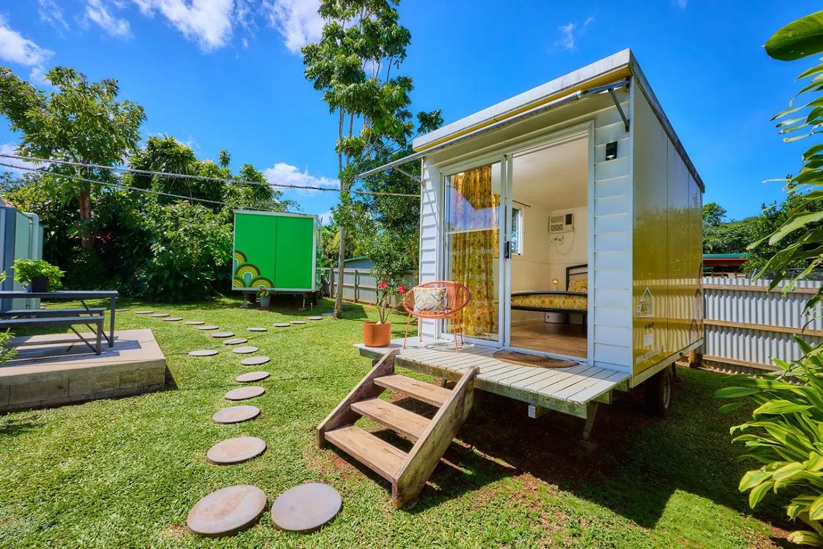 Queen Room in On The Wallaby Eco Lodge Queen Room in On The Wallaby Eco Lodge