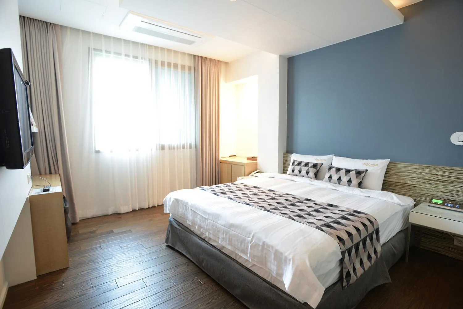 Day, Bed in Hotel Matthieu Yeosu