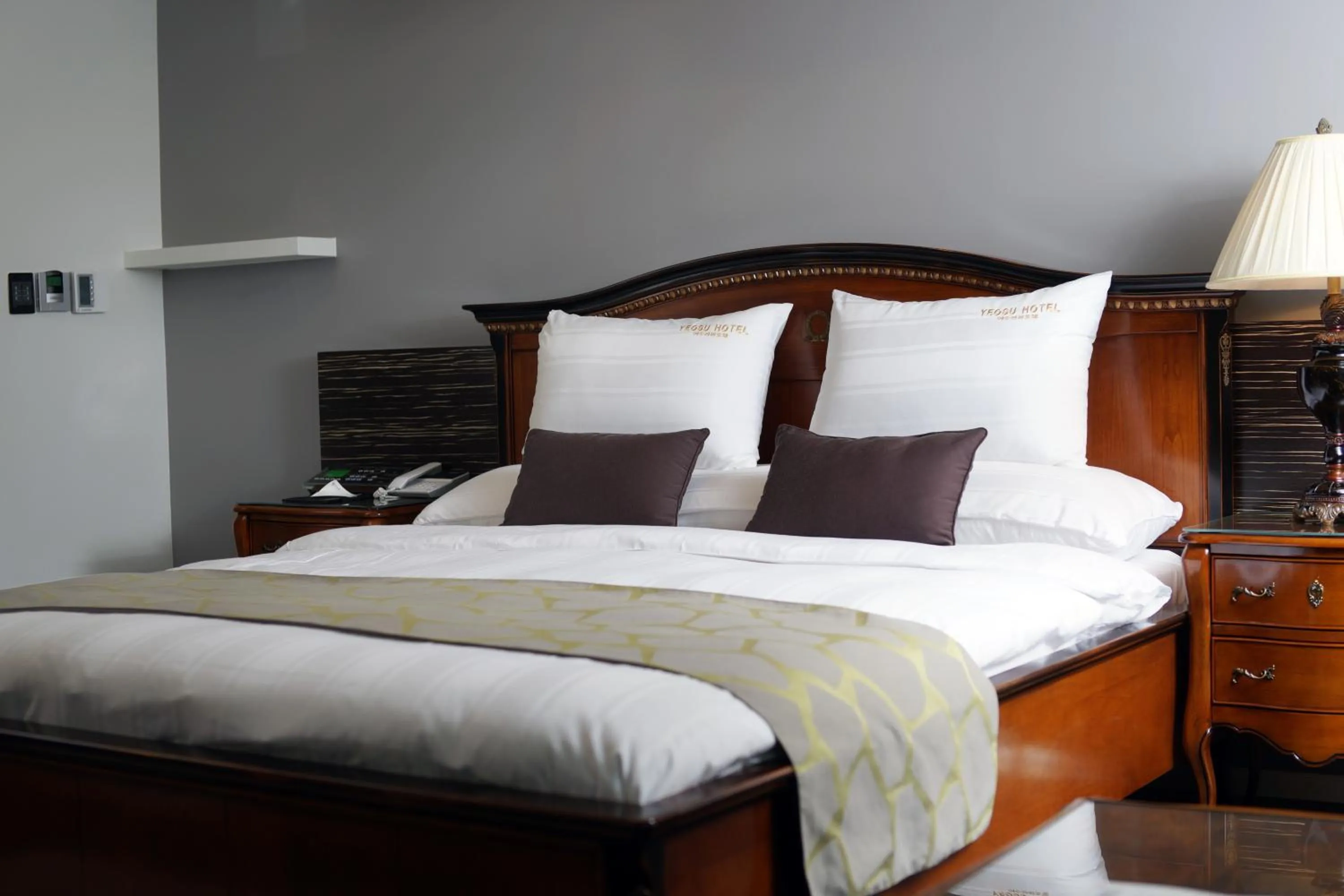 Bed in Hotel Matthieu Yeosu