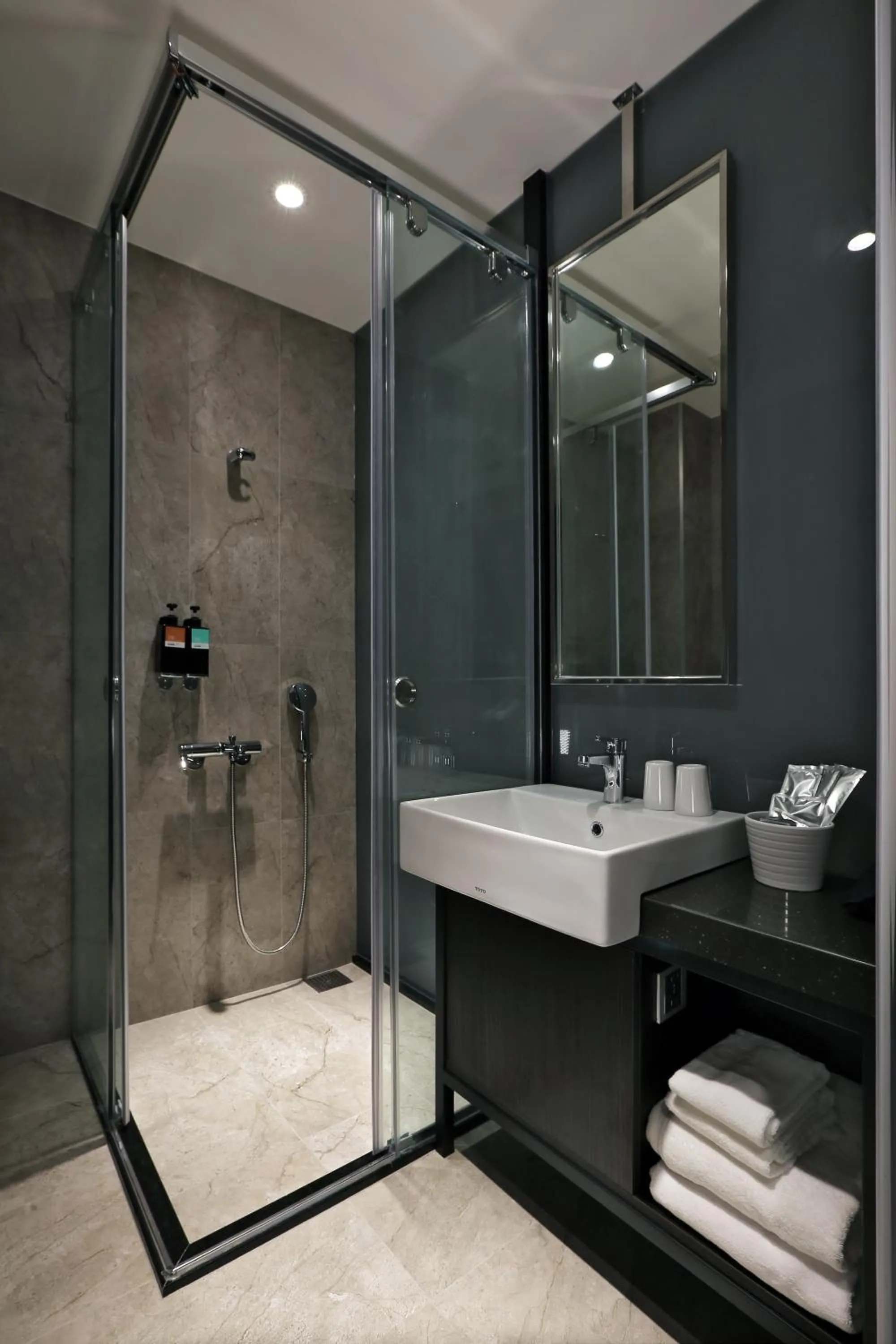 Shower in Miller Inn