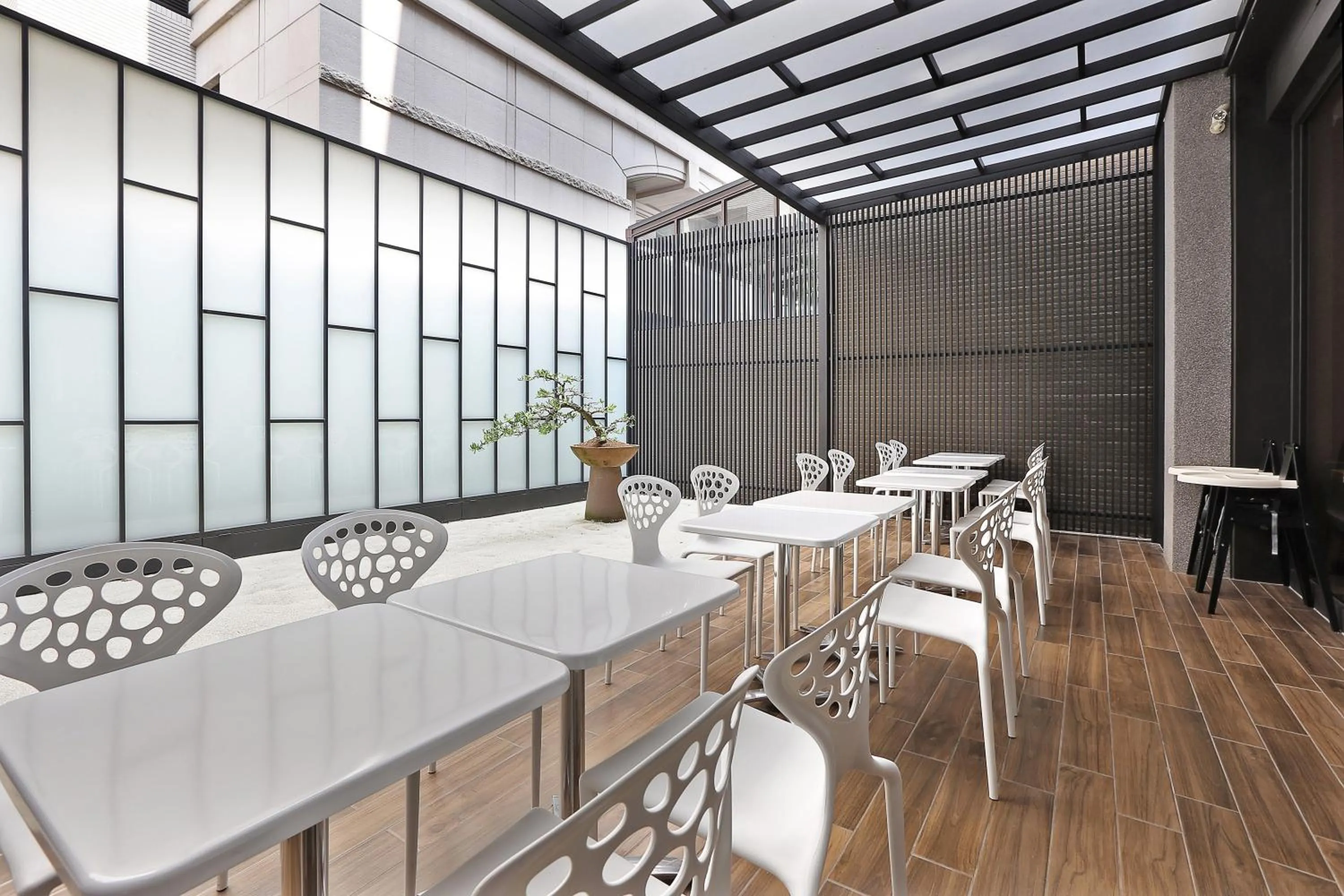 Restaurant/places to eat in Miller Inn