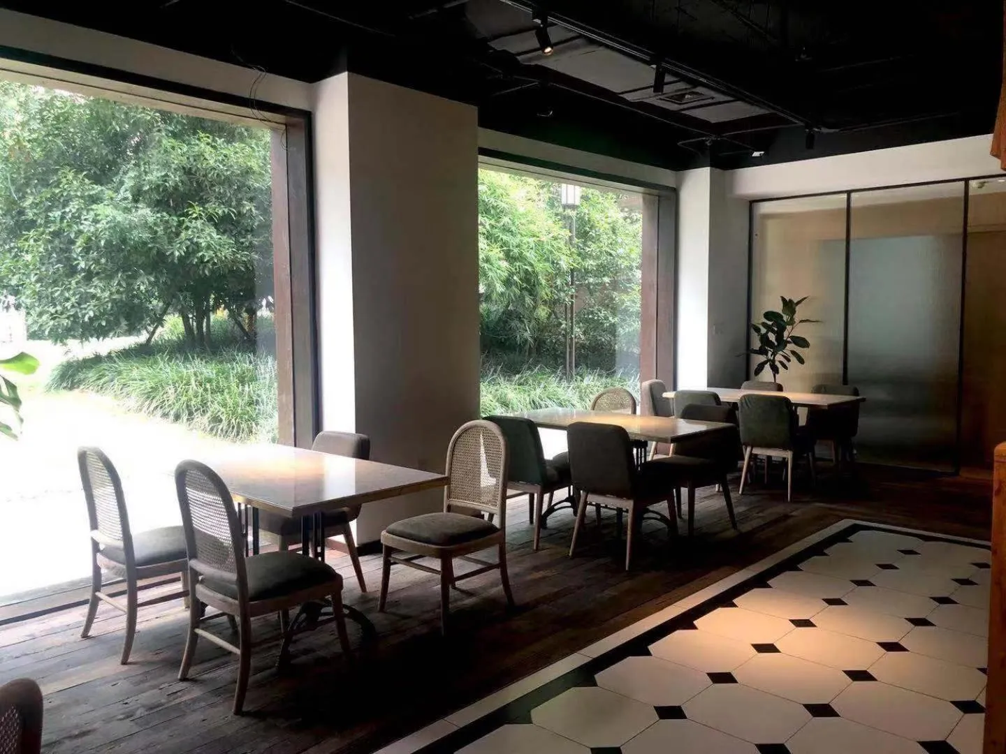 Restaurant/places to eat in The Nook Hotel Hangzhou - A design hotel, 20 mins to West Lake and Lingyin Temple