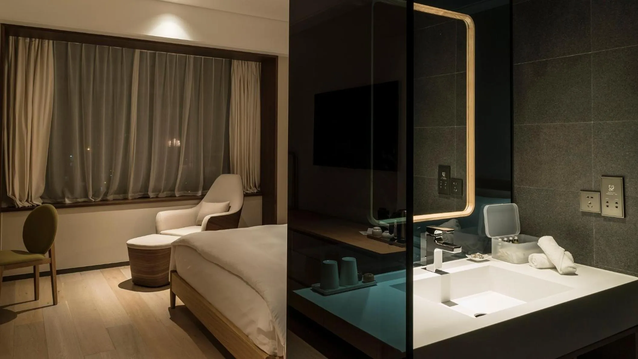 Toilet, Bed in The Nook Hotel Hangzhou - A design hotel, 20 mins to West Lake and Lingyin Temple