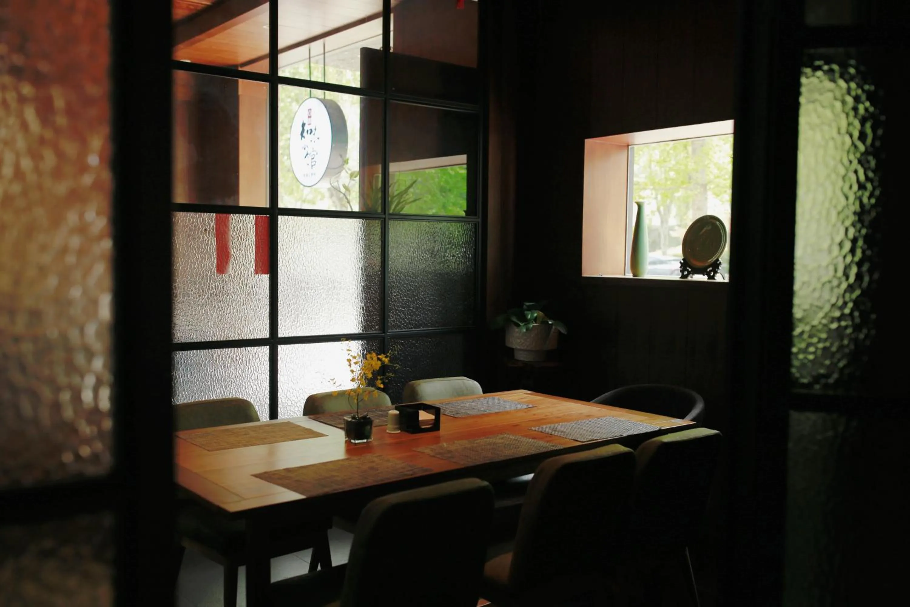 Restaurant/places to eat in The Nook Hotel Hangzhou - A design hotel, 20 mins to West Lake and Lingyin Temple