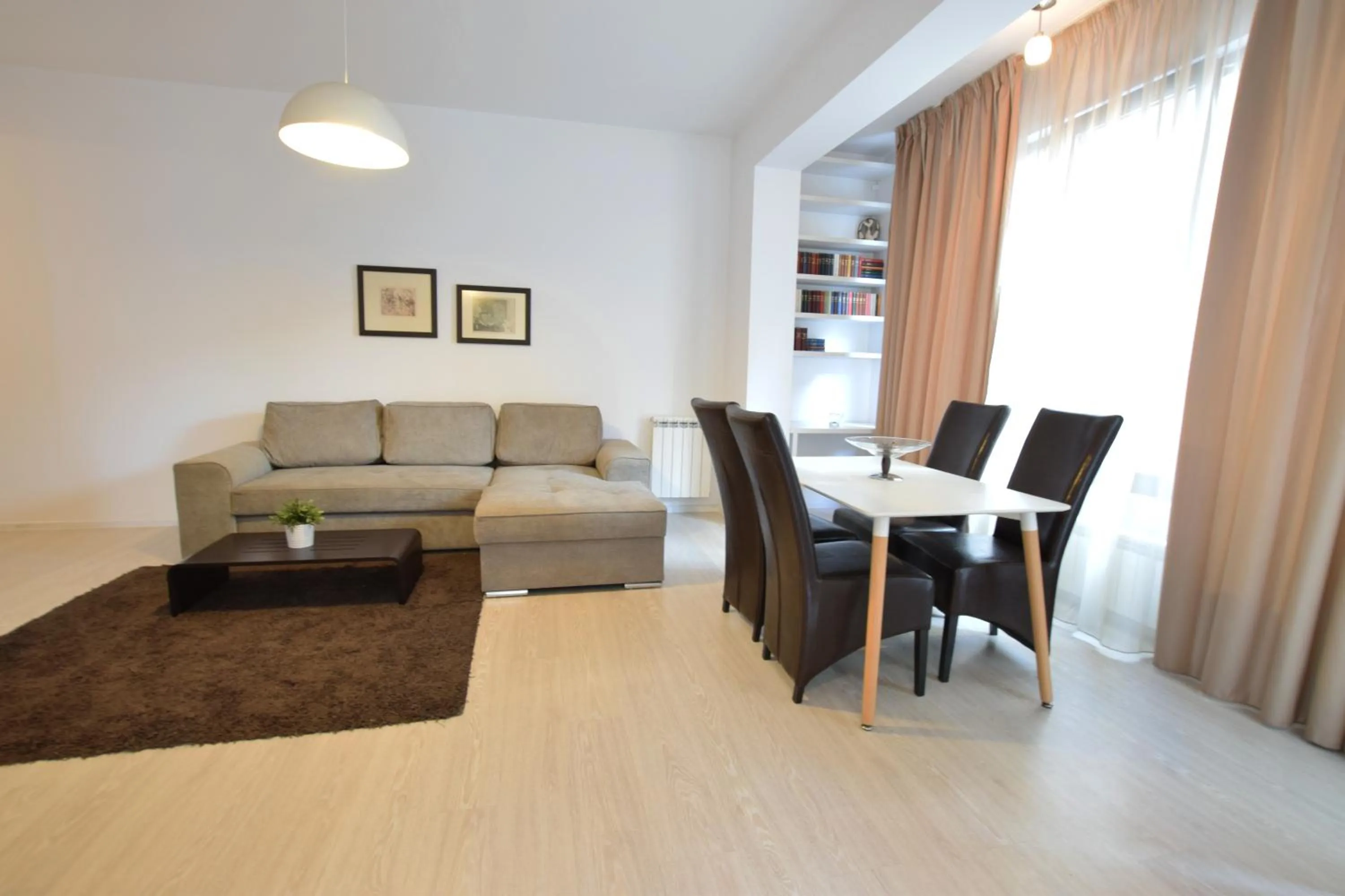 TV and multimedia in Uptown Residence Apartments