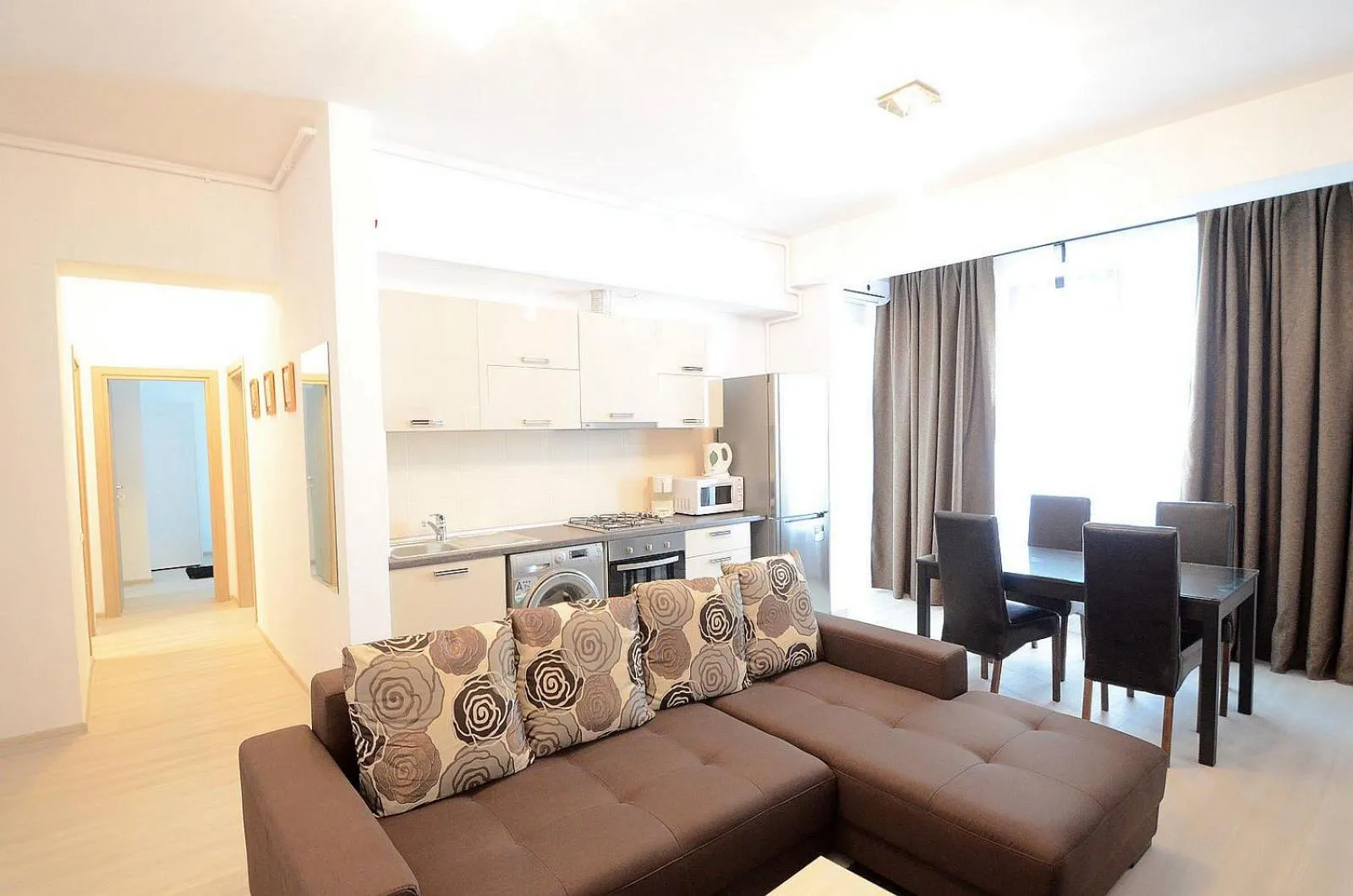 Living room in Uptown Residence Apartments