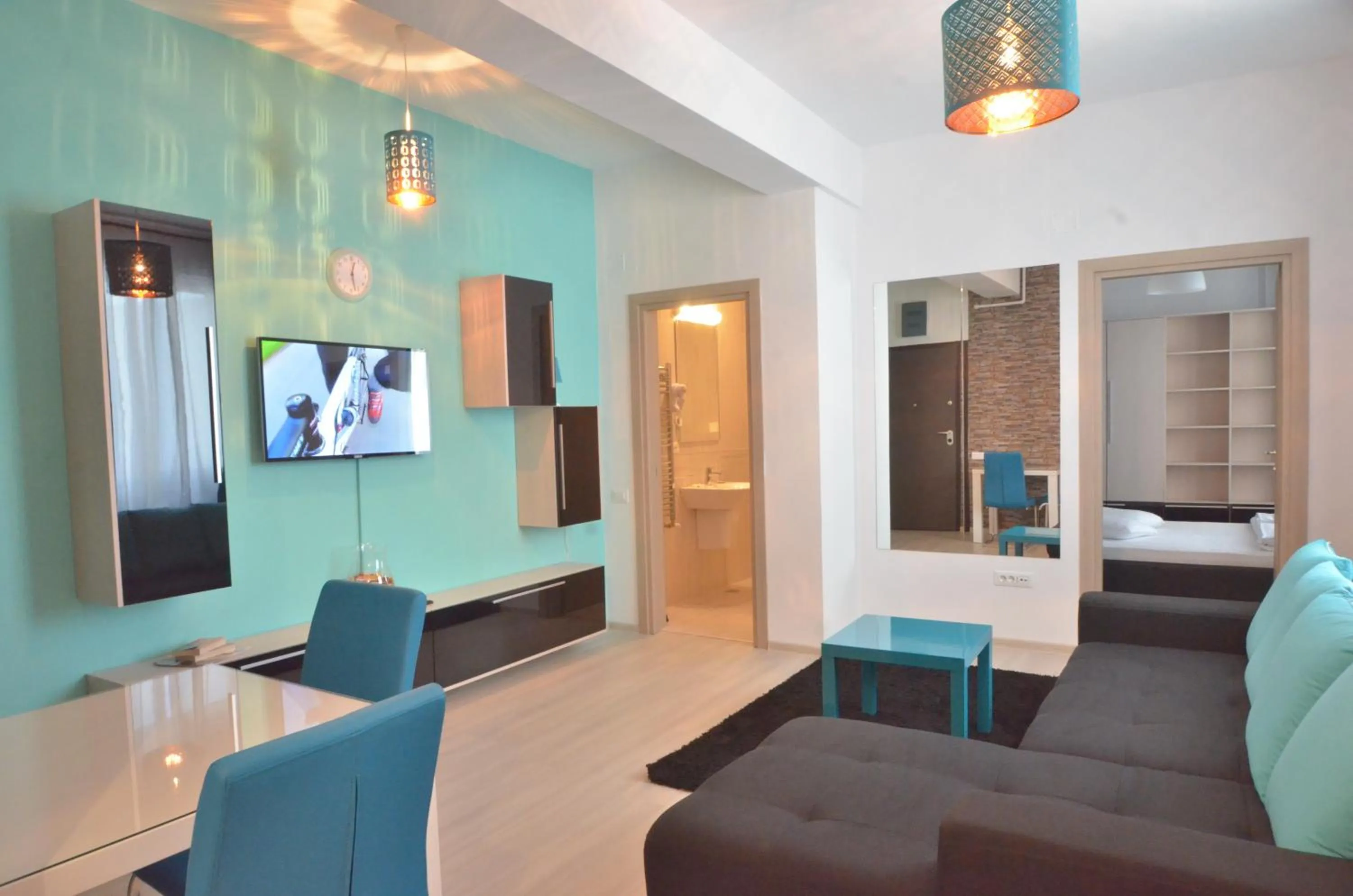 Photo of the whole room in Uptown Residence Apartments